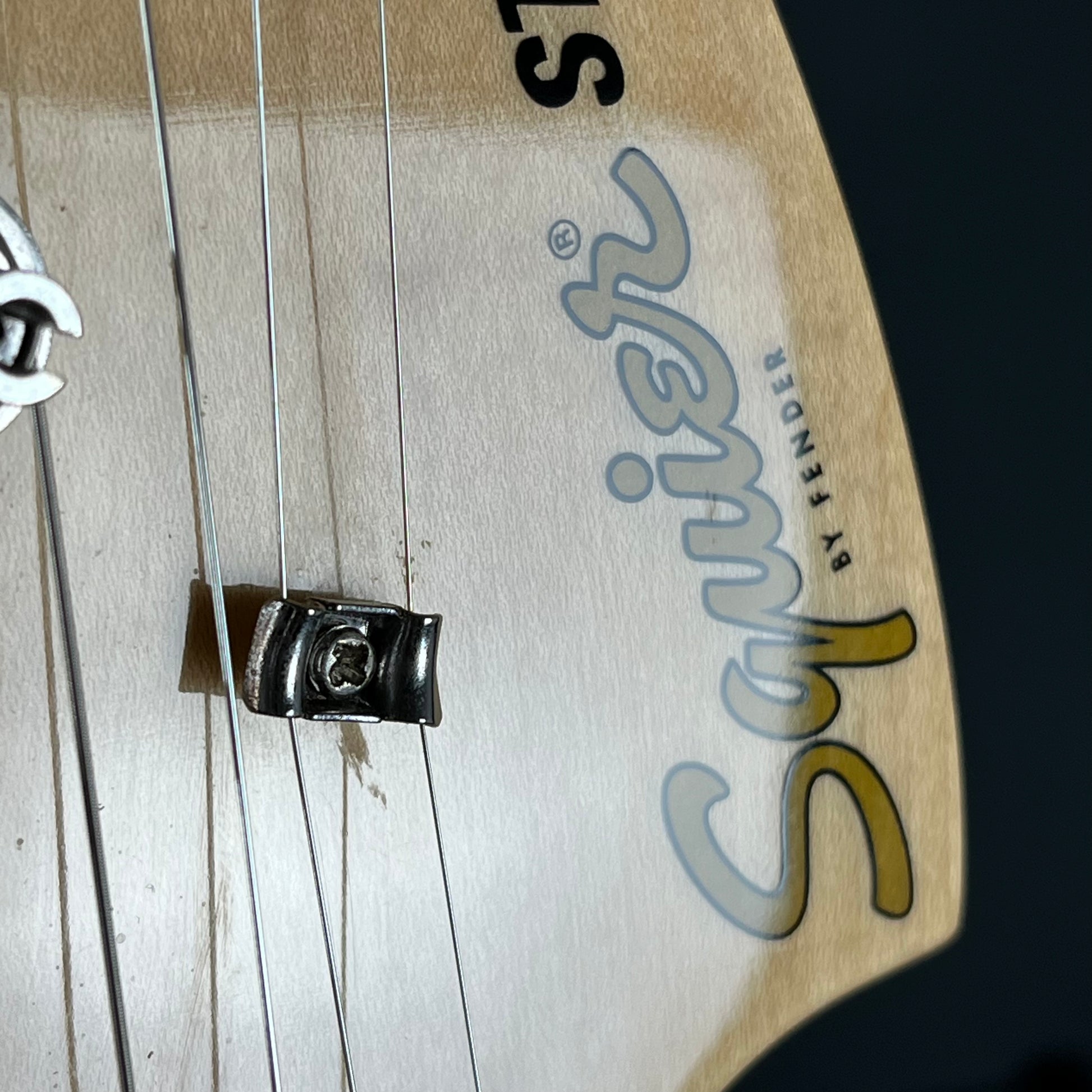 Squier FSR Affinity Stratocaster Honey Burst