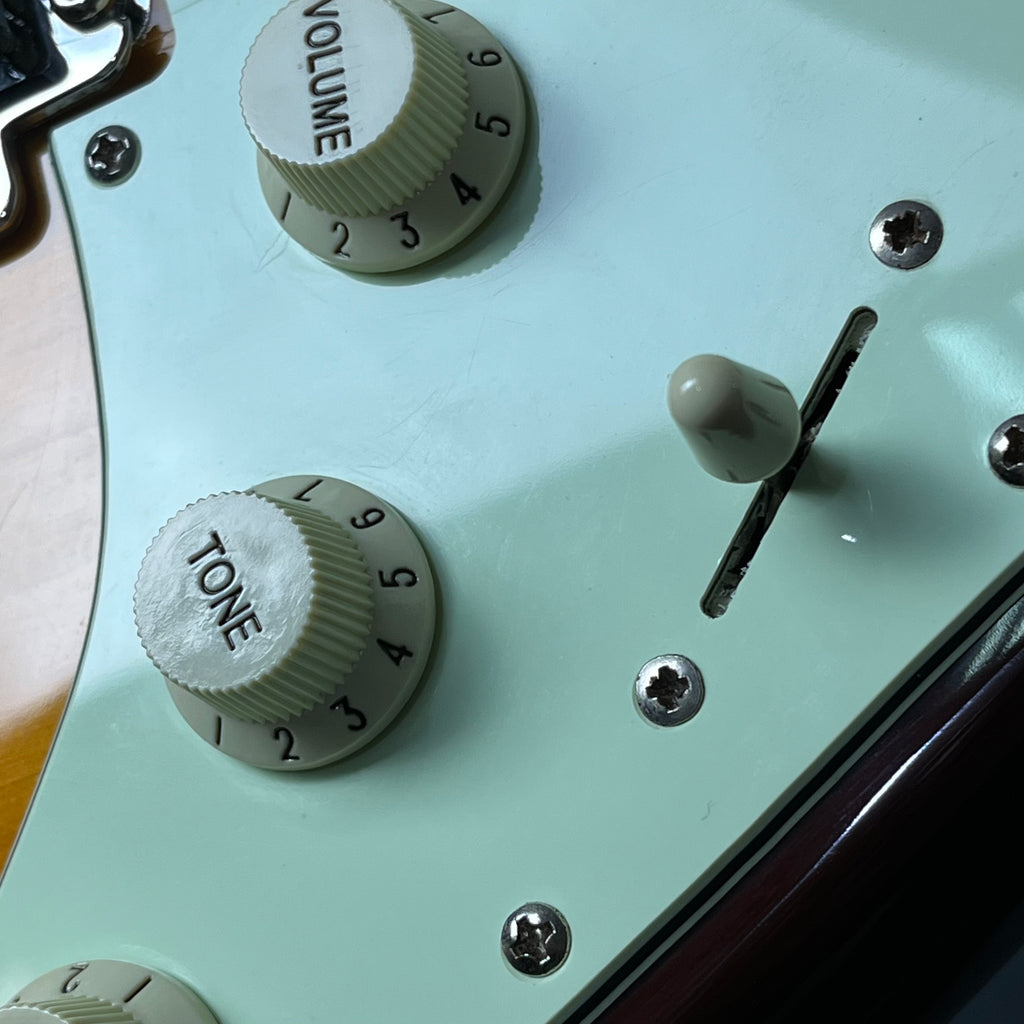 Squier FSR Affinity Stratocaster Honey Burst