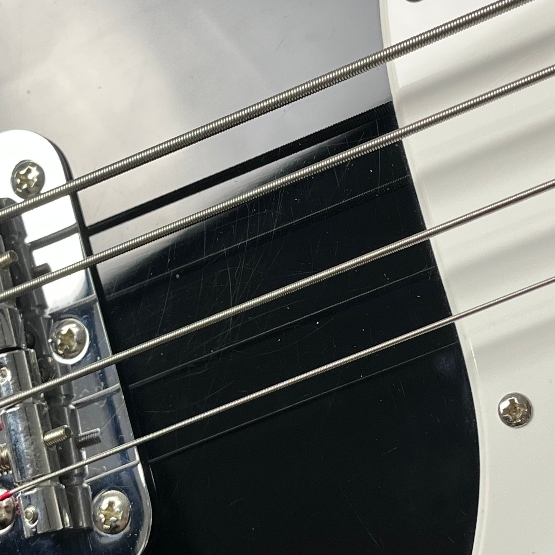 Squier Affinity Bronco Bass