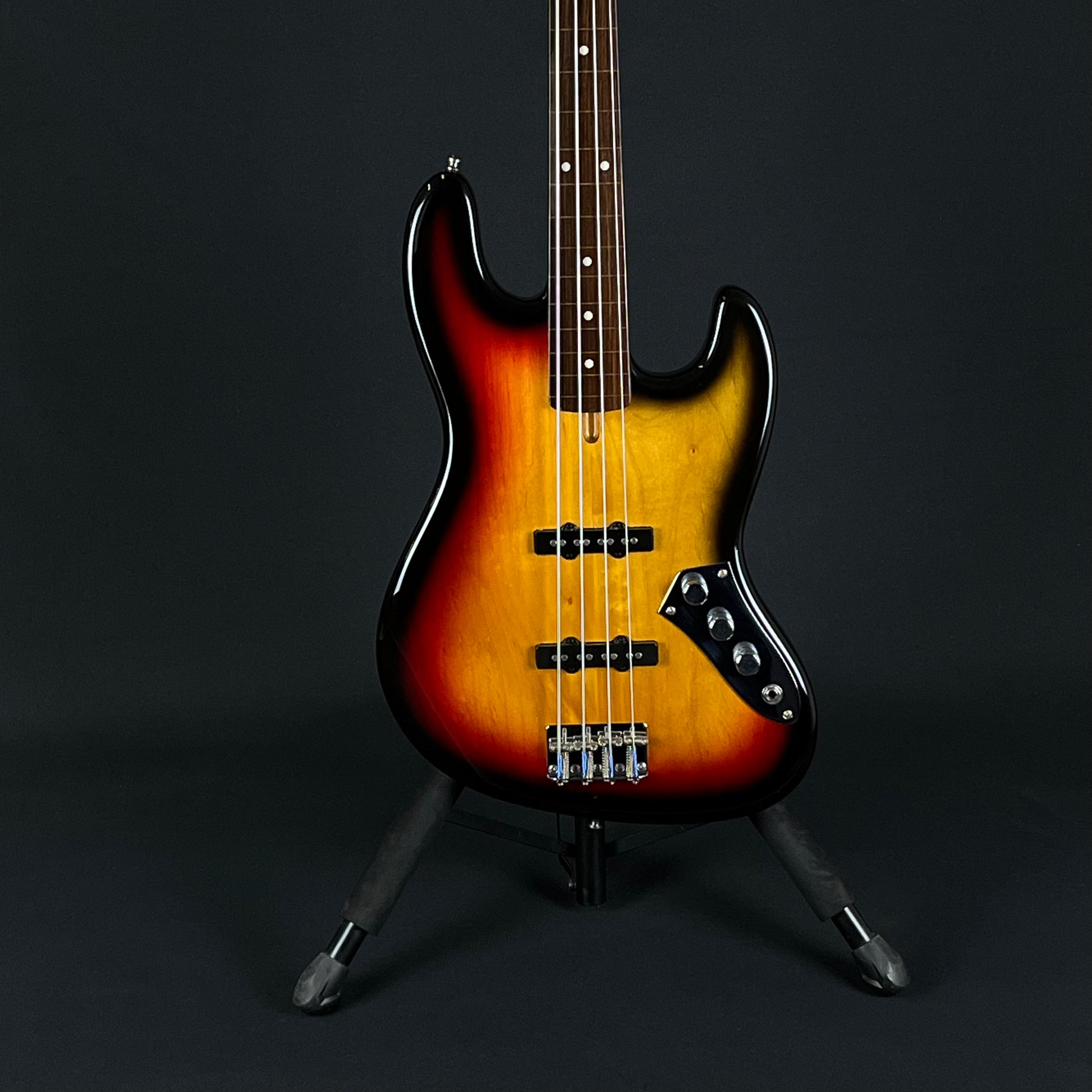 Bacchus Global Series Fretless Bass 3TS