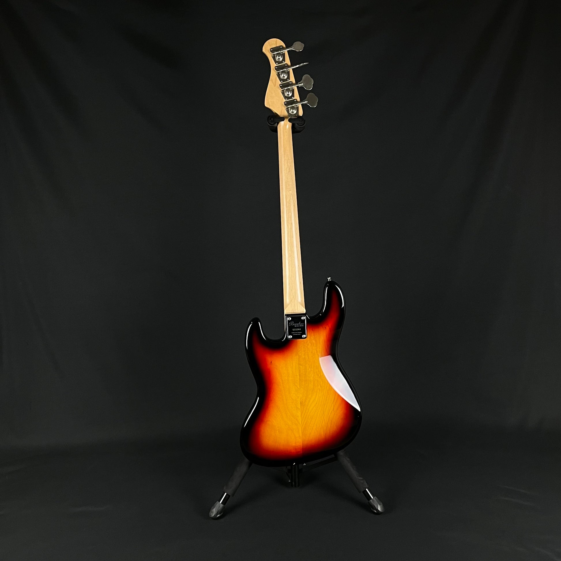 Bacchus Global Series Fretless Bass 3TS