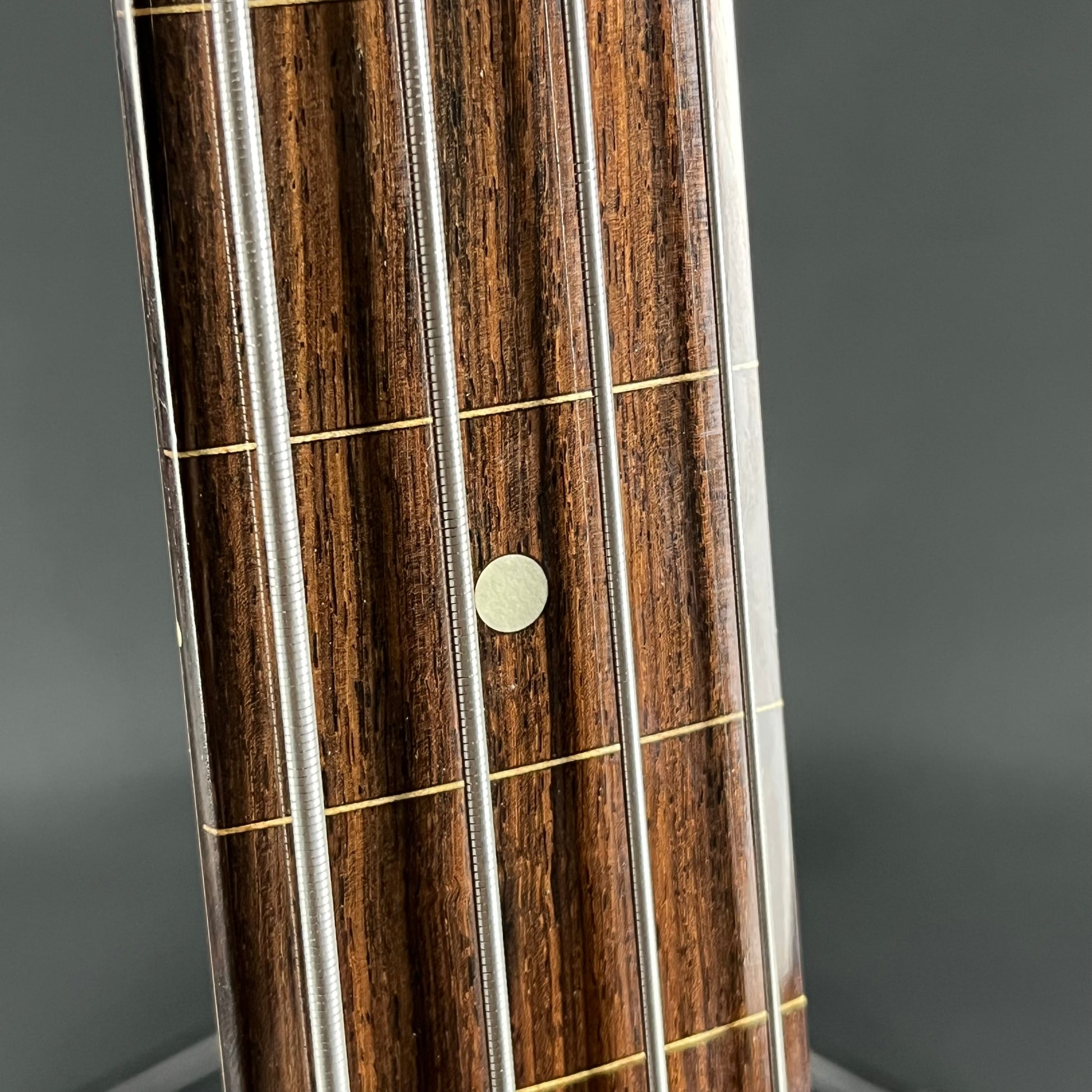 Bacchus Global Series Fretless Bass 3TS