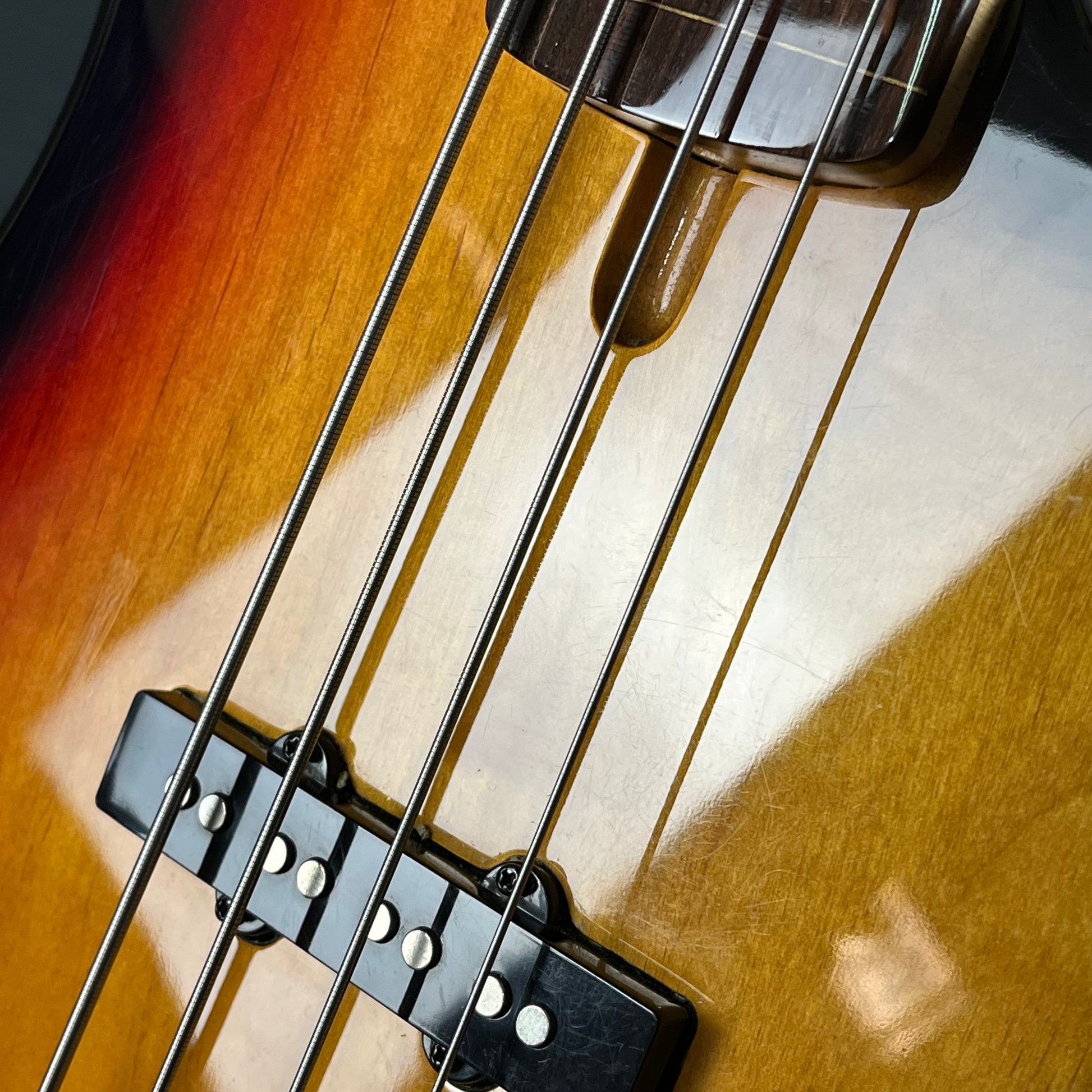 Bacchus Global Series Fretless Bass 3TS