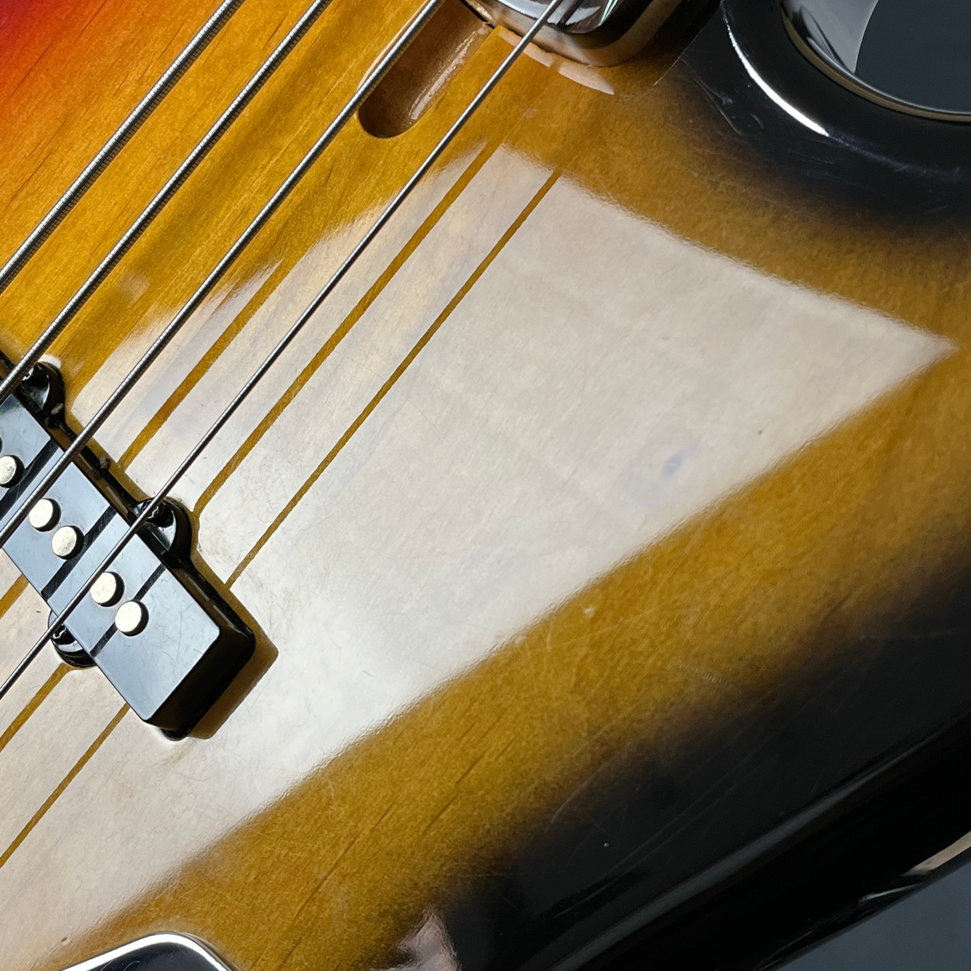 Bacchus Global Series Fretless Bass 3TS