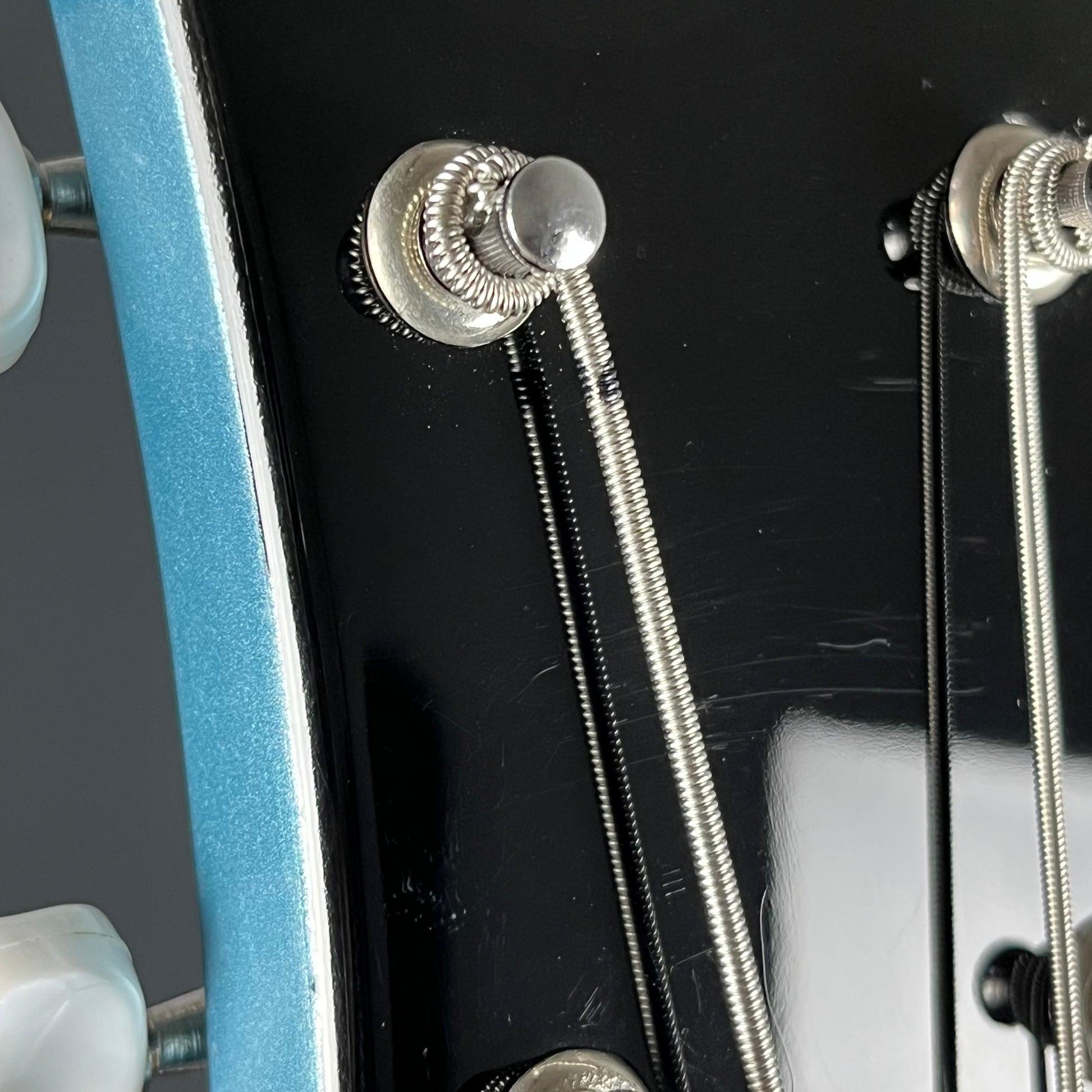 Hofner B-Bass Hi Series