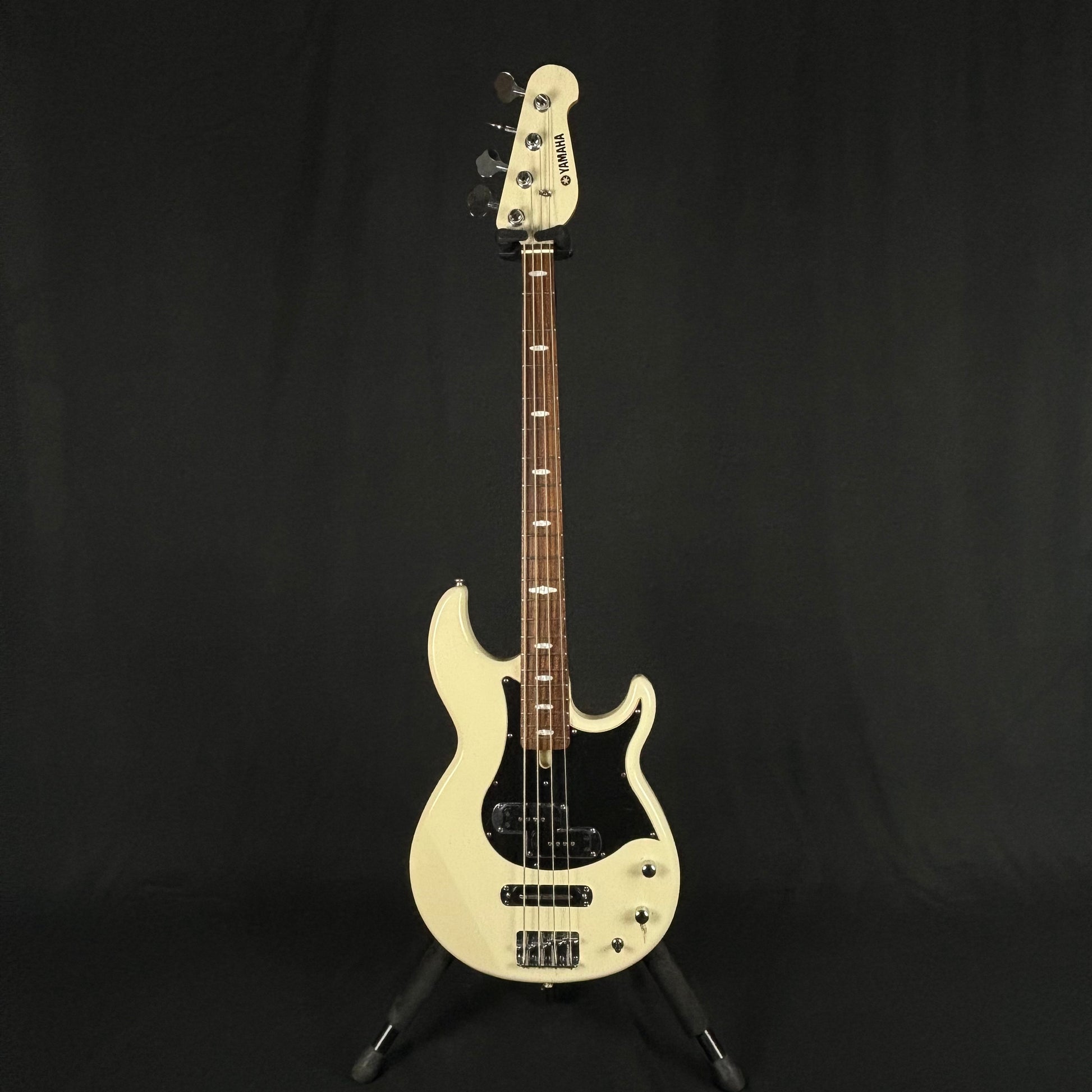 YAMAHA BB414X Bass