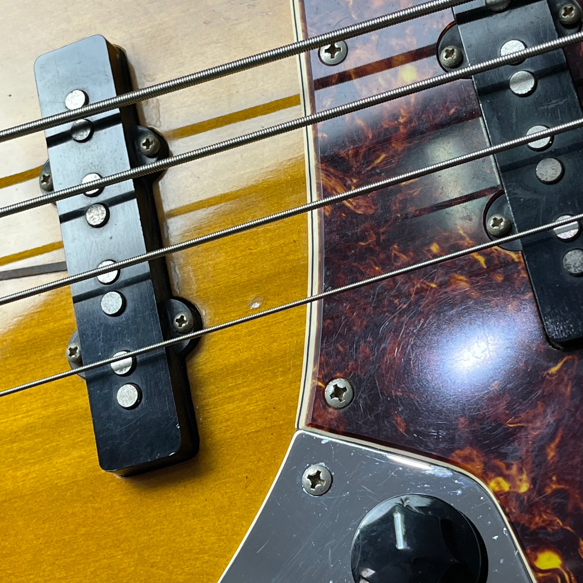 Squier Japan JV Series Jazz Bass 1982-1984