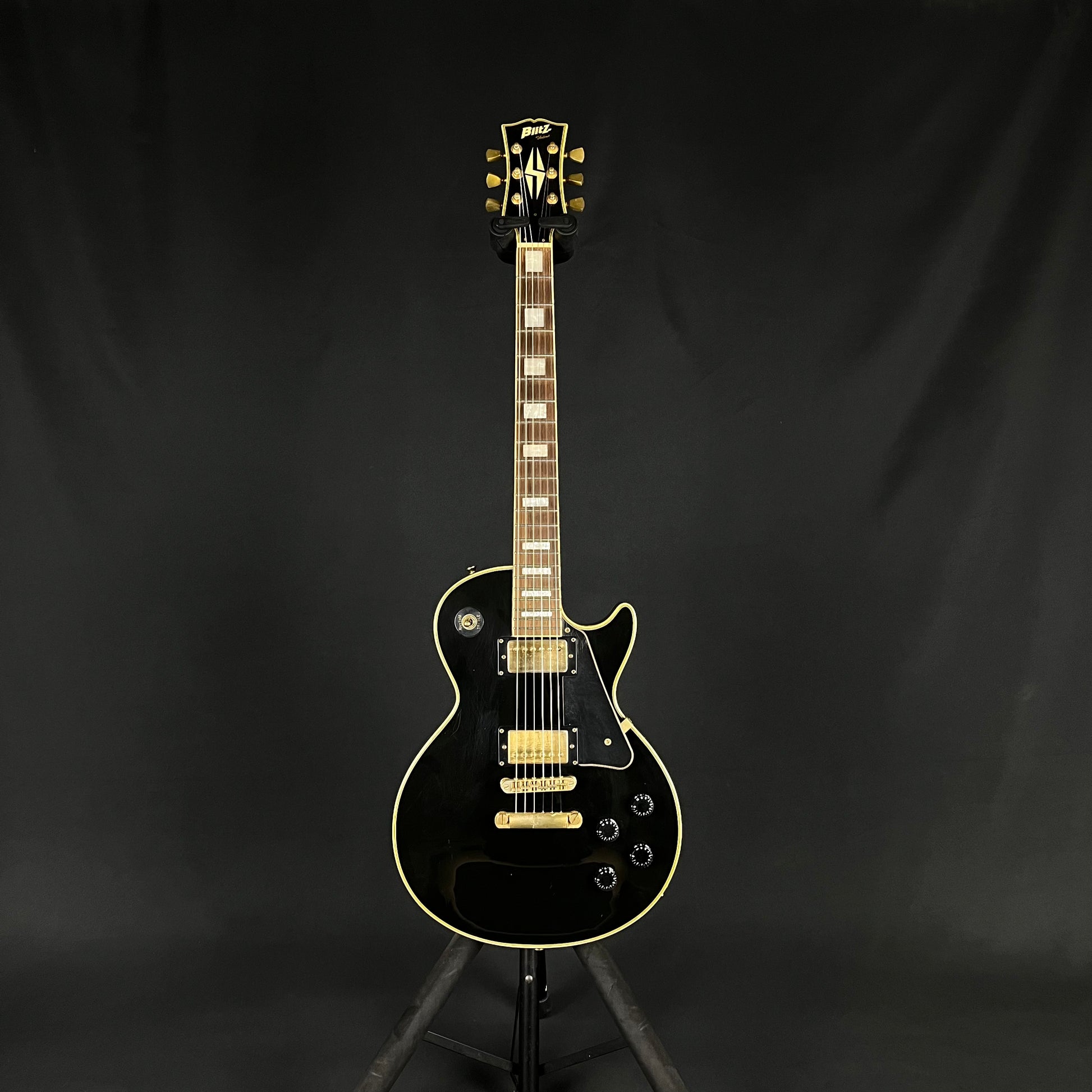 Blitz by Aria Pro II Les Paul Custom