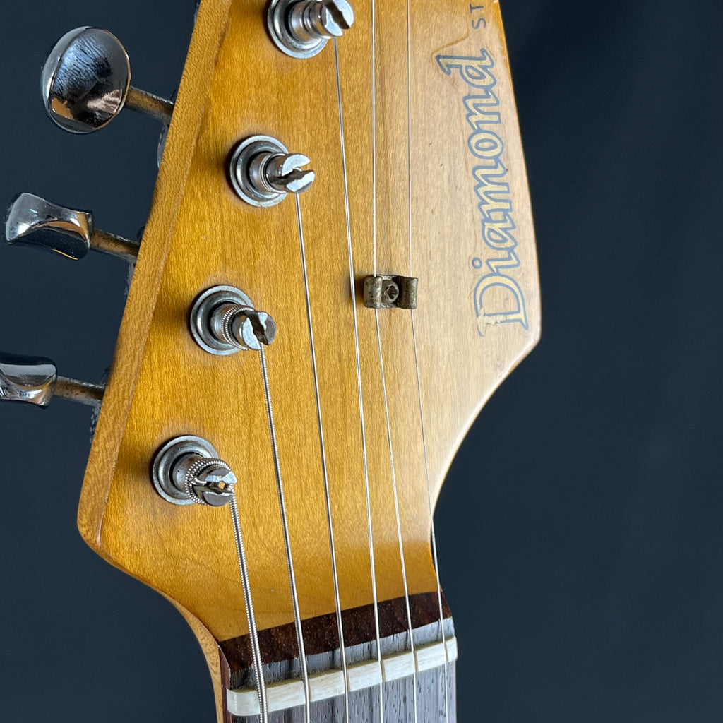 Diamond Strandard Stratocaster