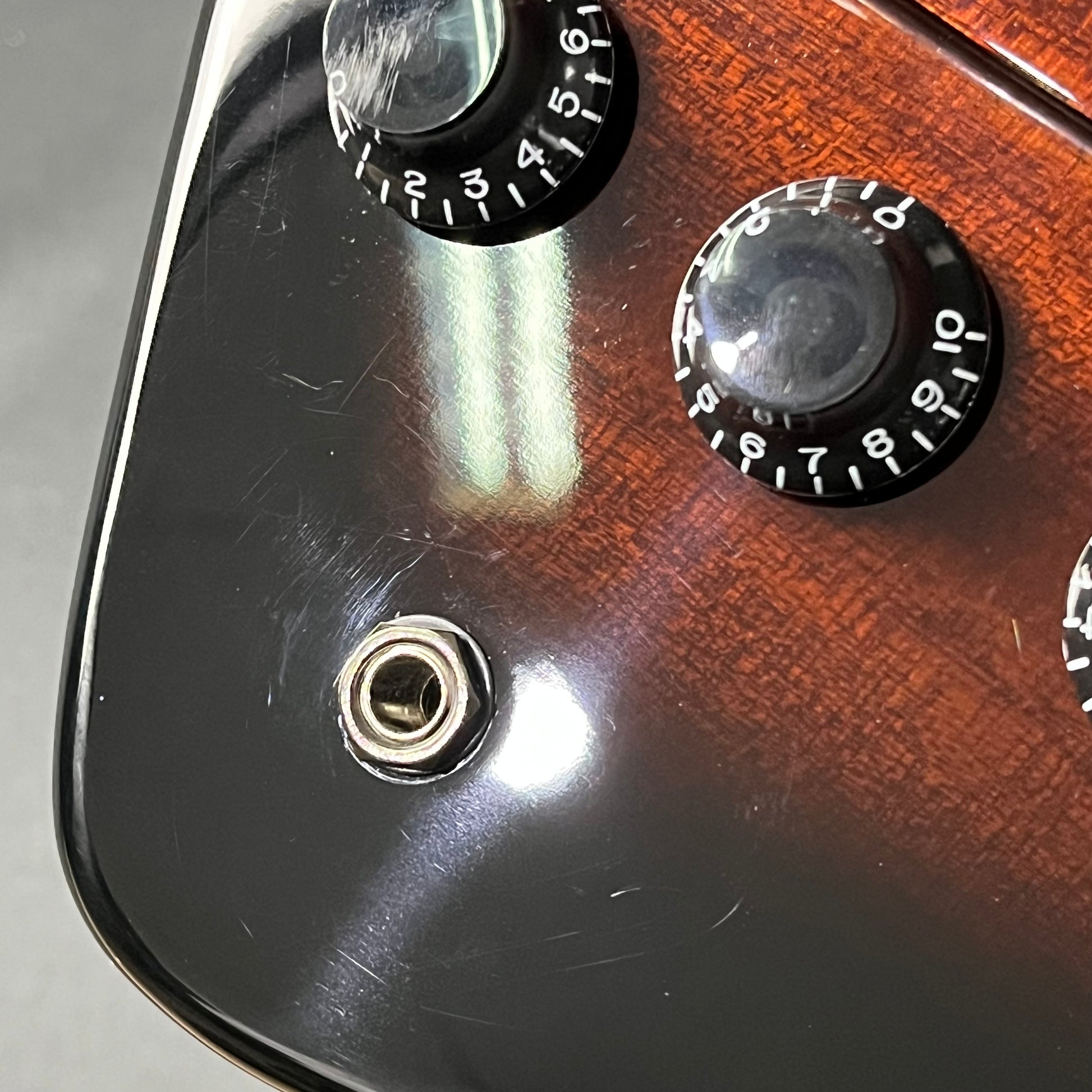 Epiphone Thunderbird E1 VS