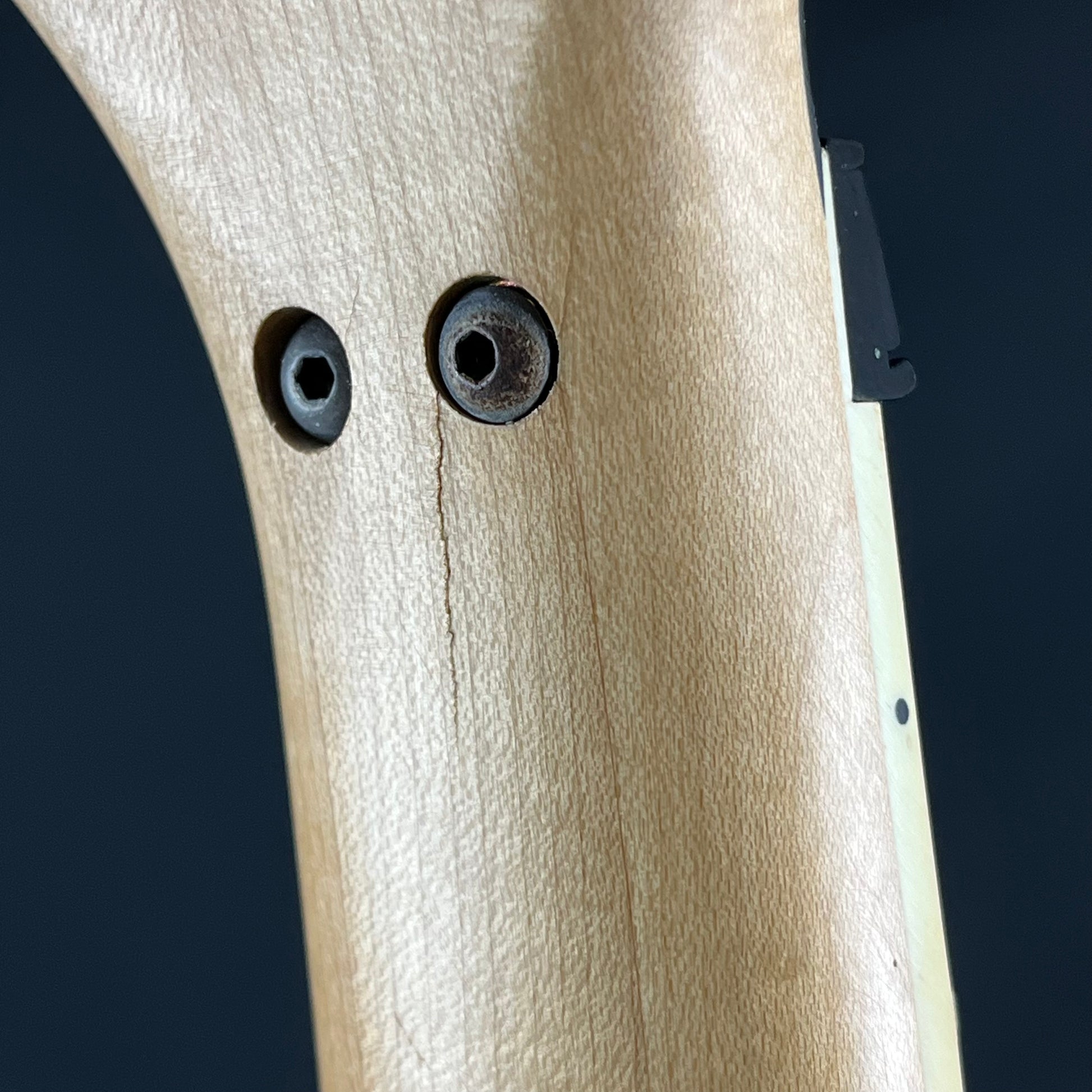 Ibanez RG370DXZ *คอร้าว*