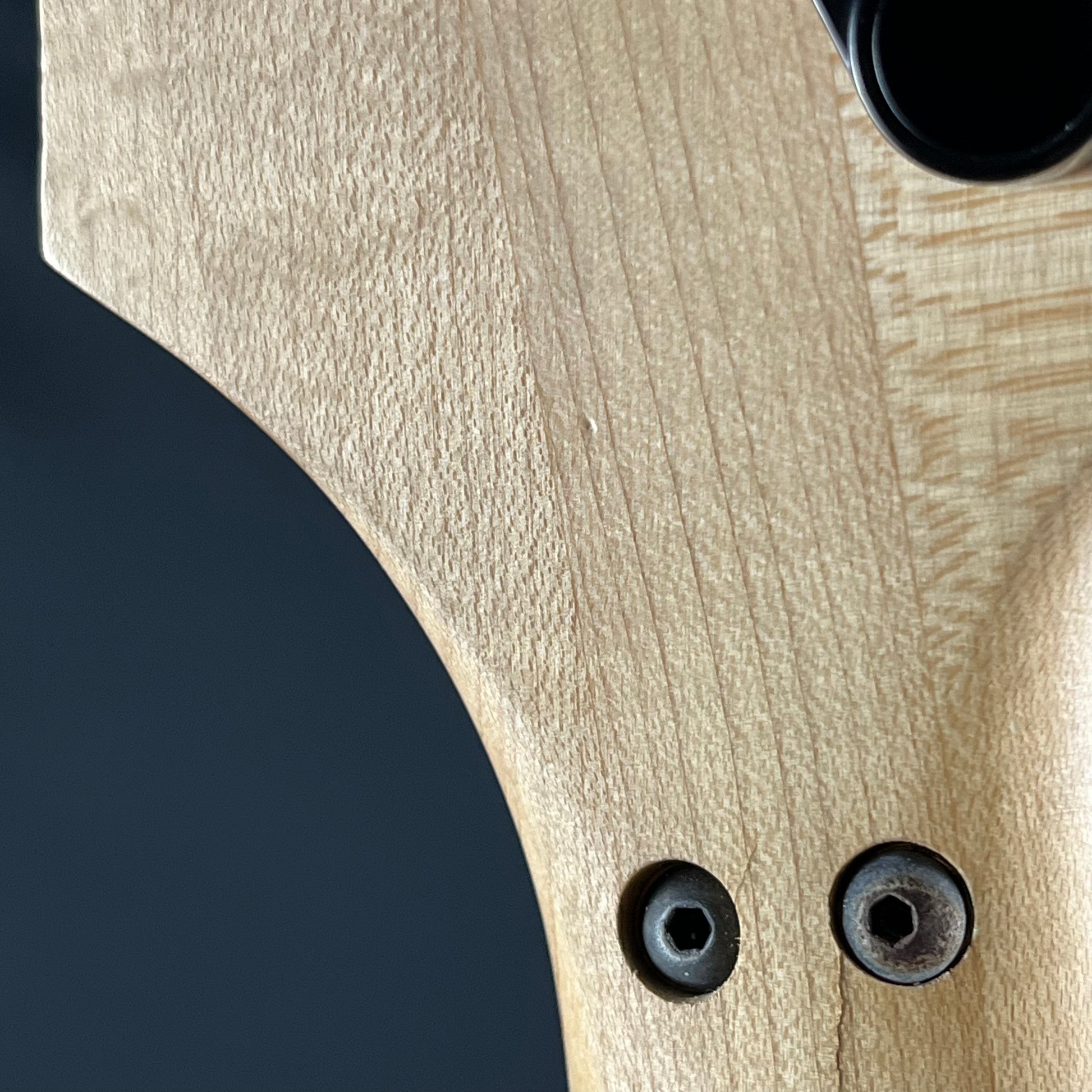 Ibanez RG370DXZ *คอร้าว*