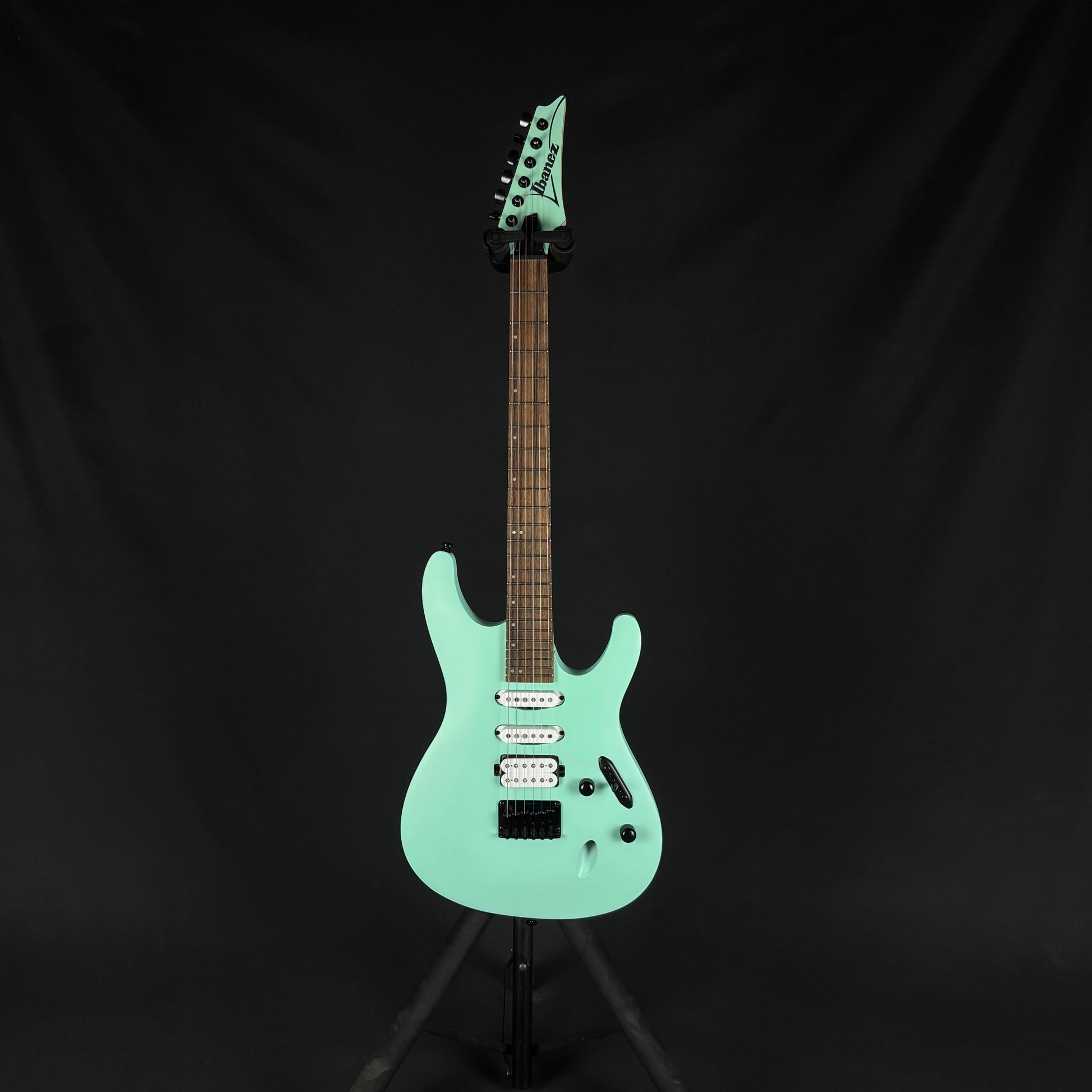 Ibanez S561