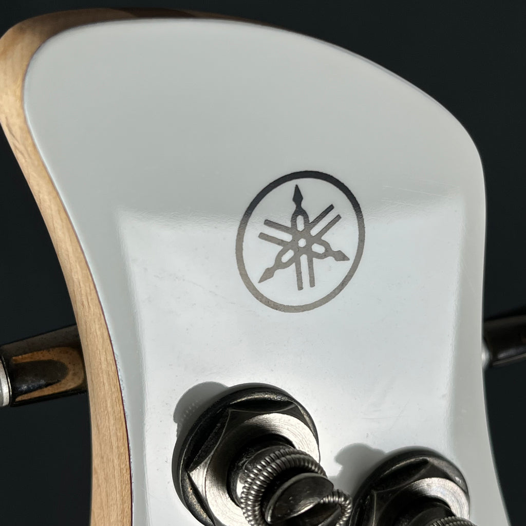YAMAHA TRBX304 Bass