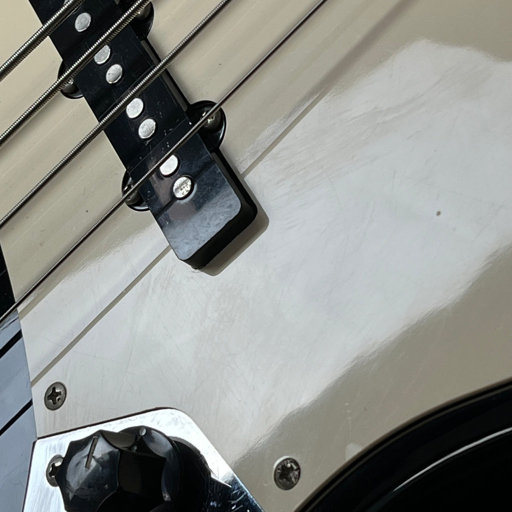 Squier Affinity Jazz Bass