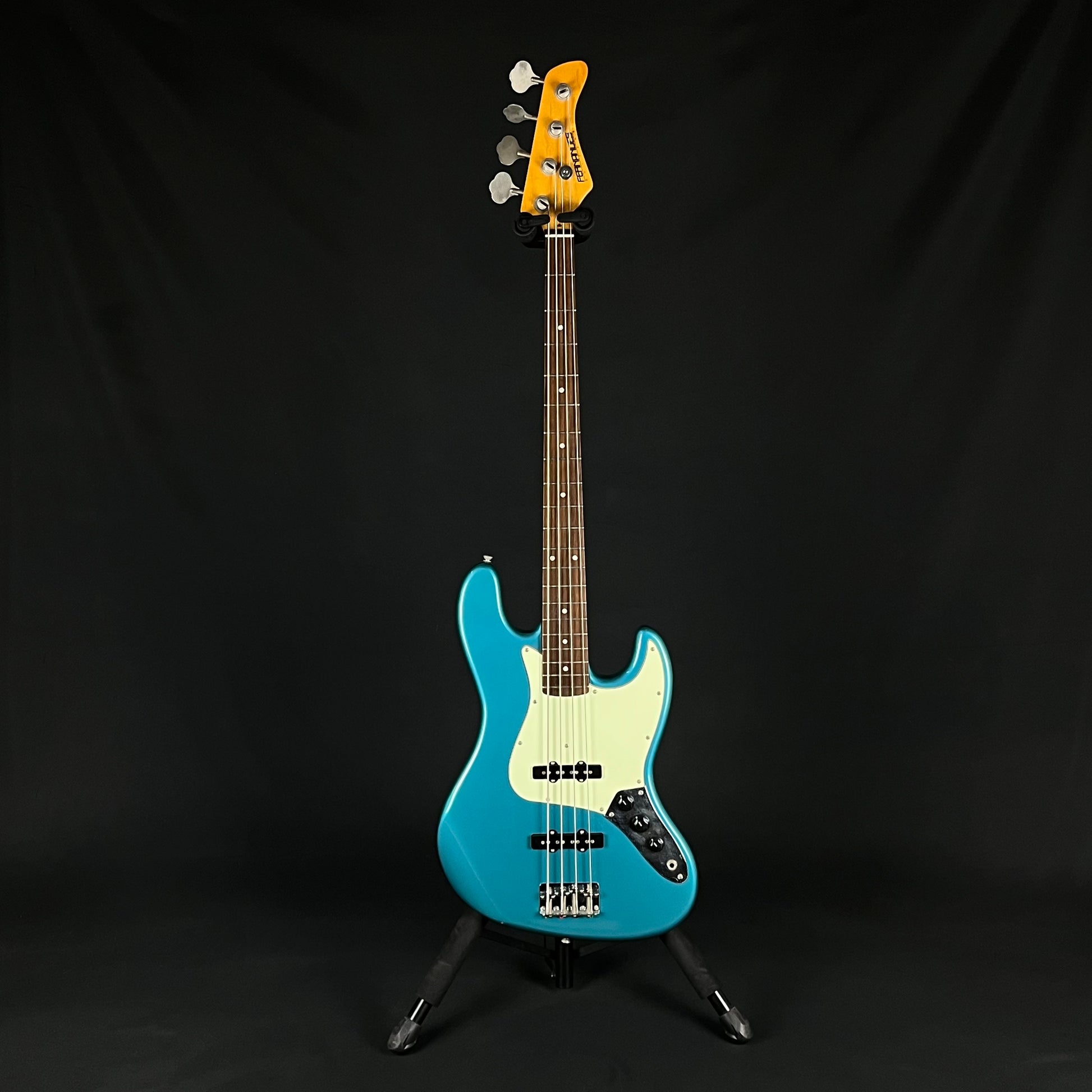 Fernandes Jazz Bass