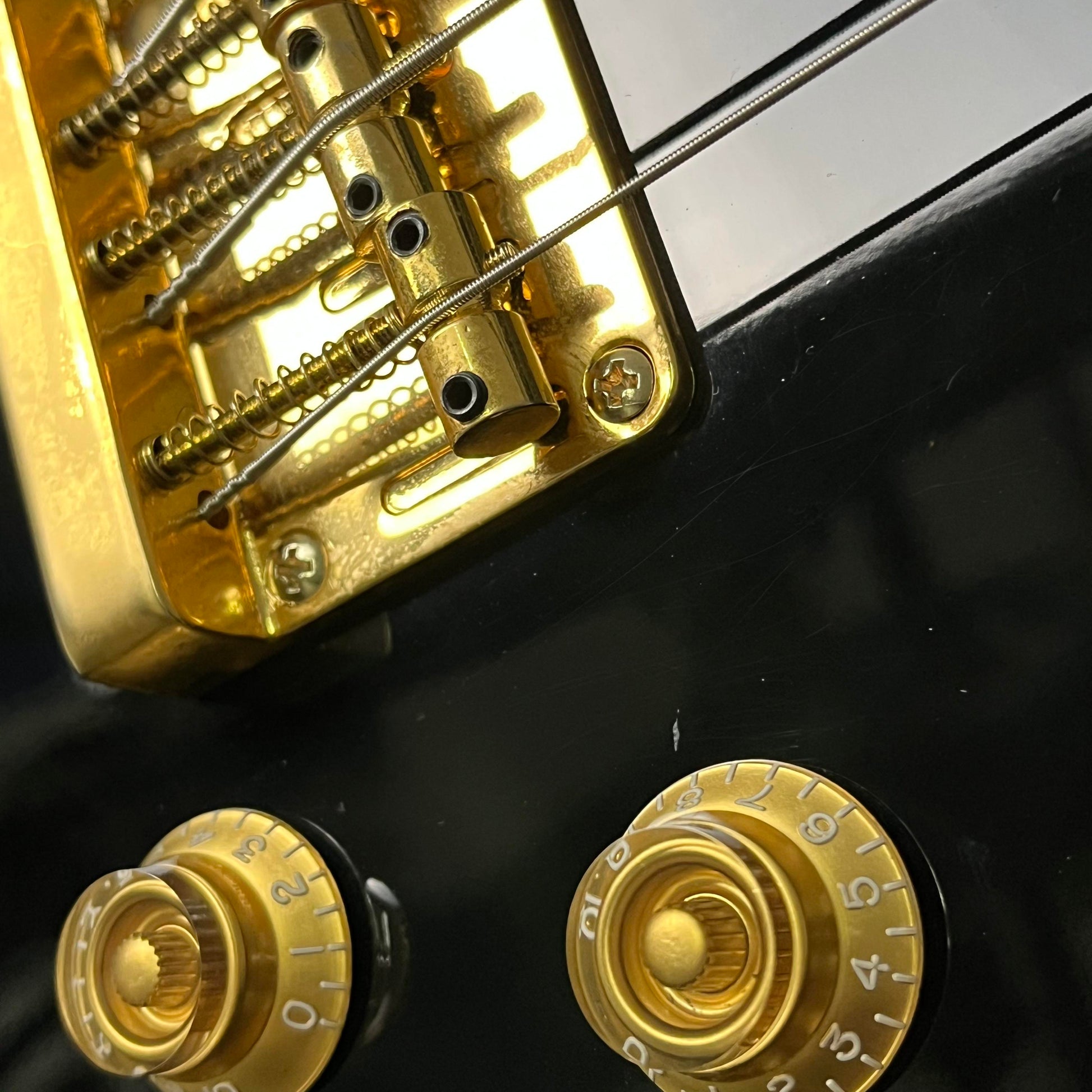 Epiphone Korea Explorer Bass