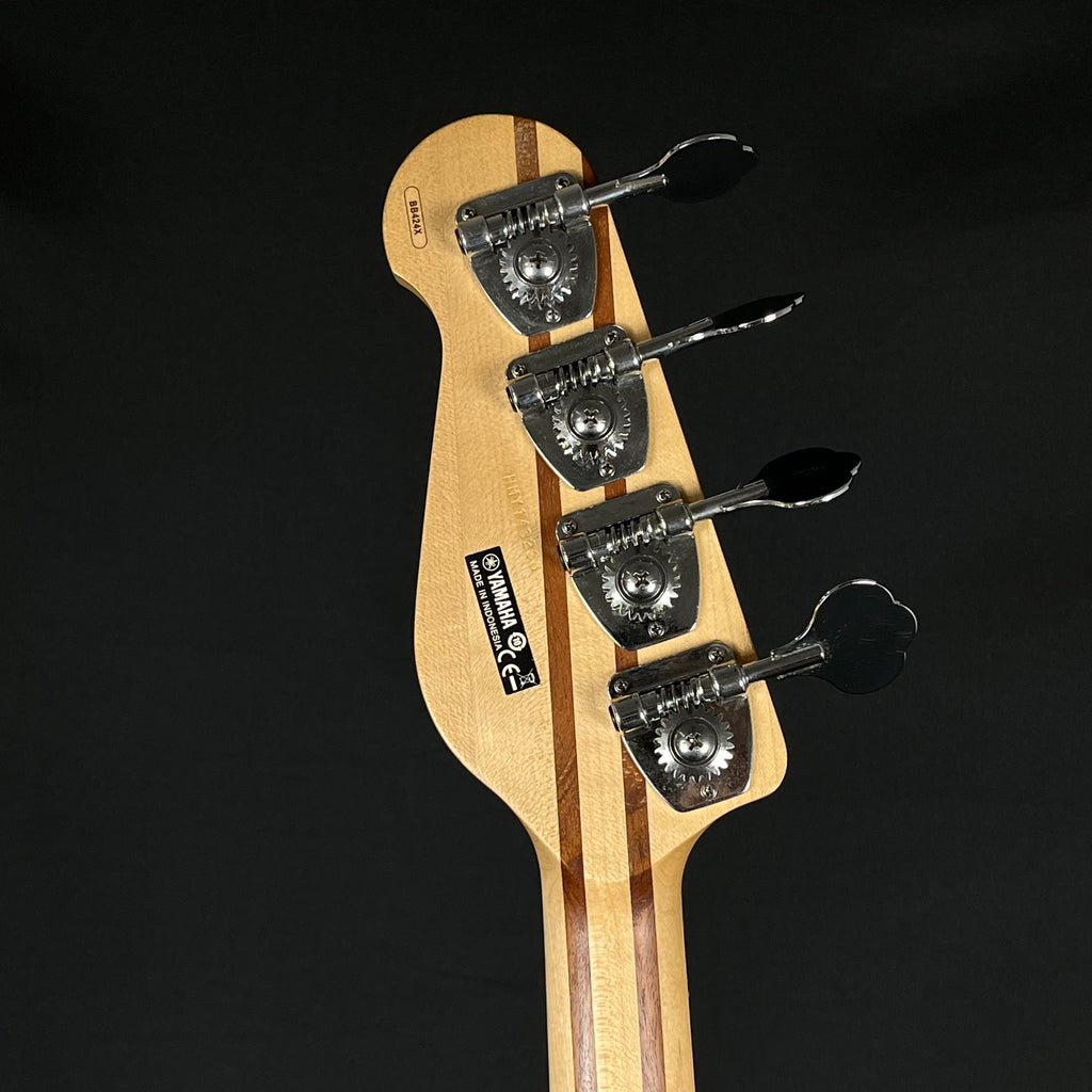 YAMAHA BB424X Bass