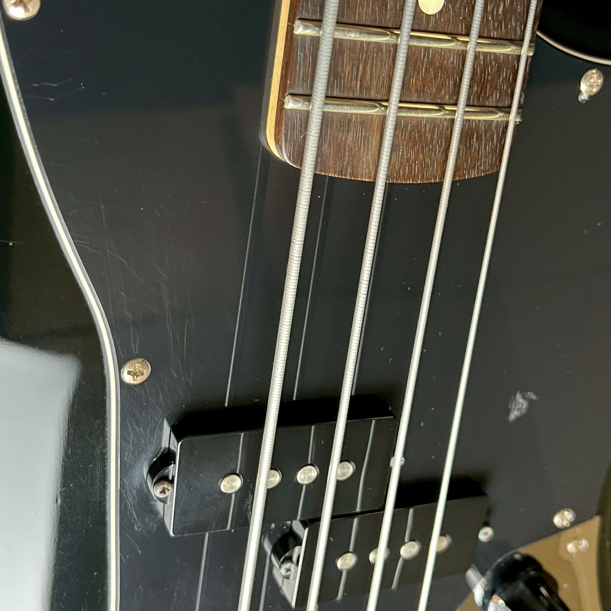 Squier Jaguar Bass