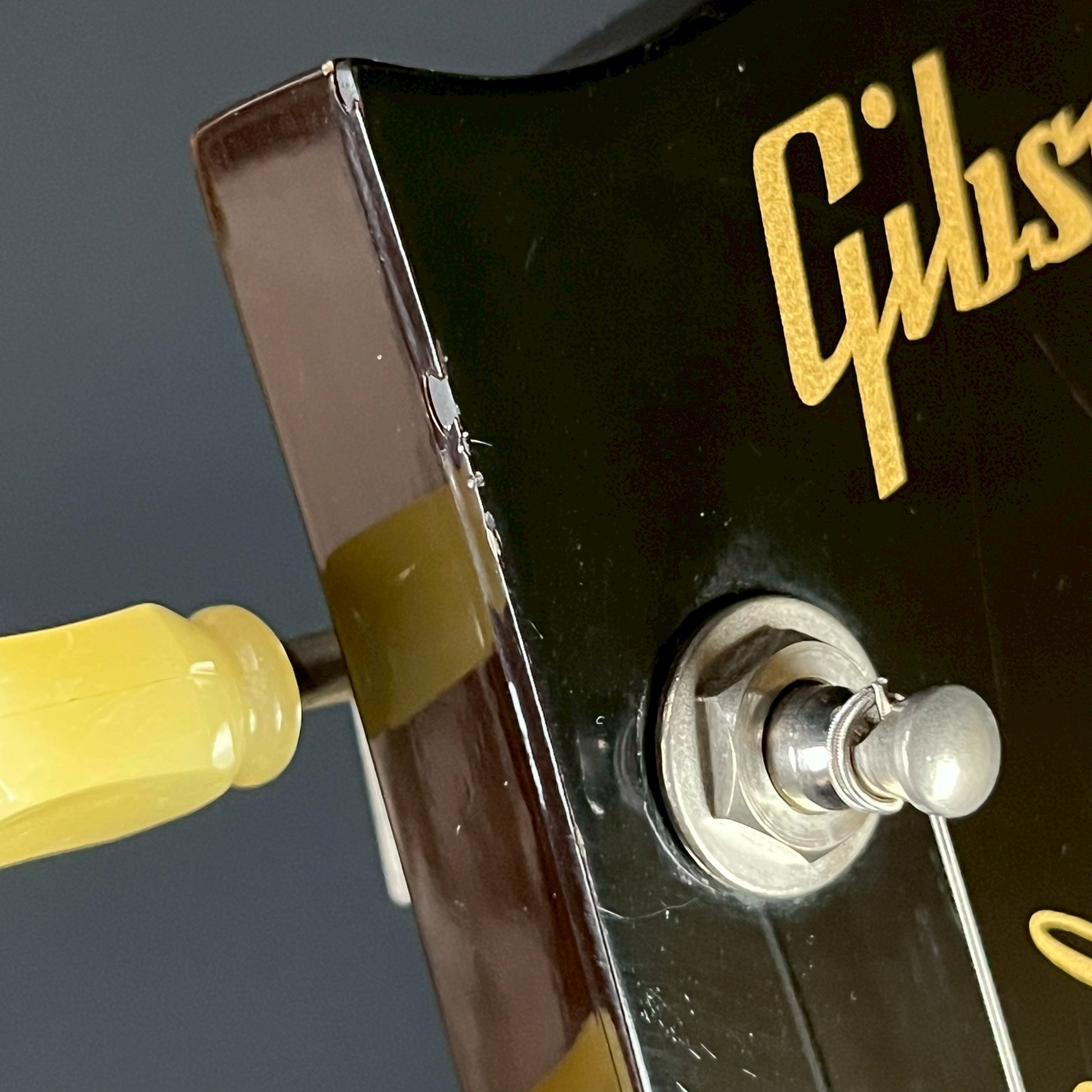 Gibson Les Paul Studio Gold Top 2013 Model