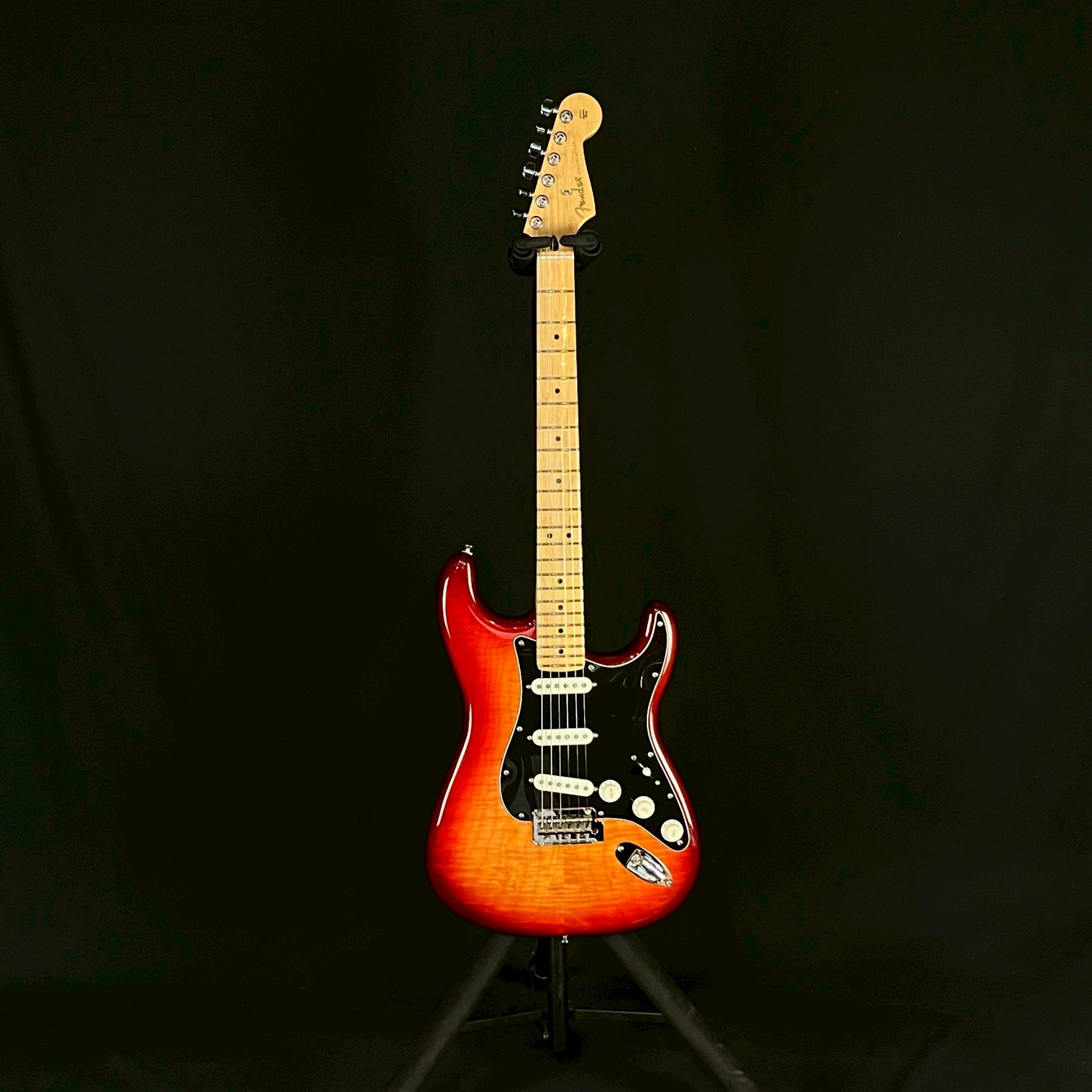 FENDER中古エレキギター | 中古楽器販売のUNISOUND BANGKOK。