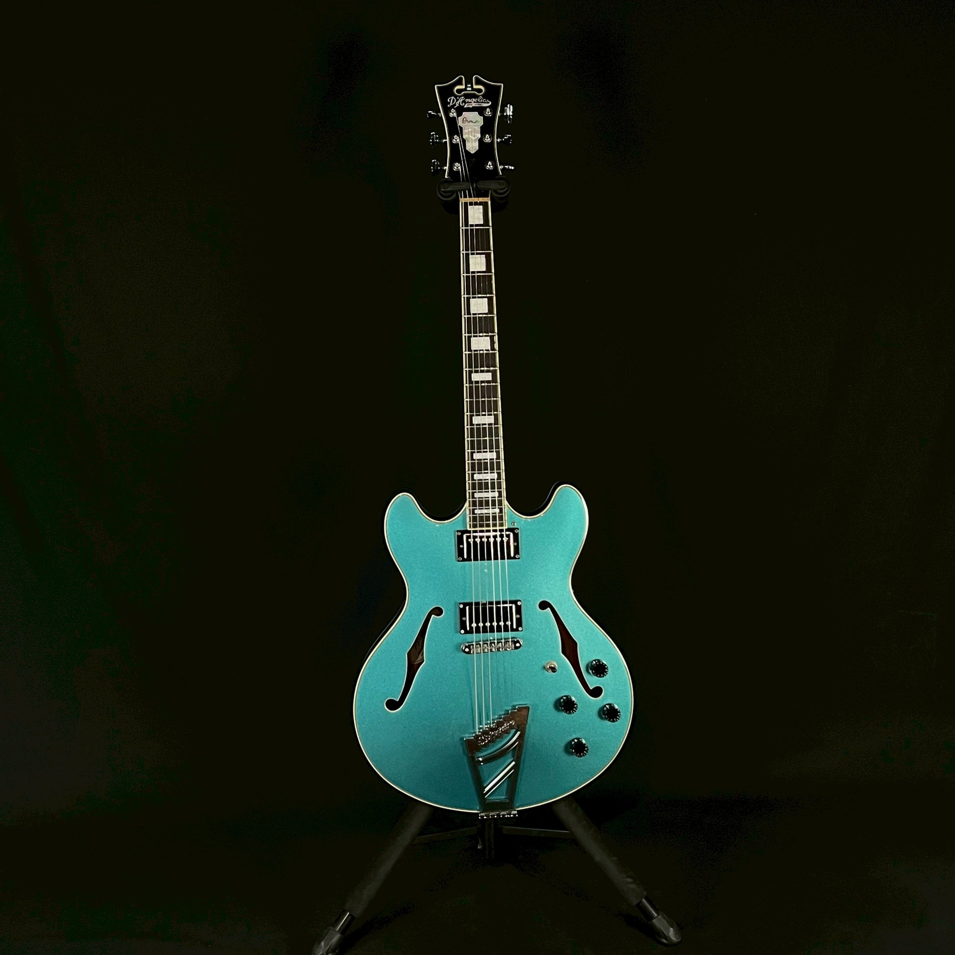 D'Angelico Premier DC