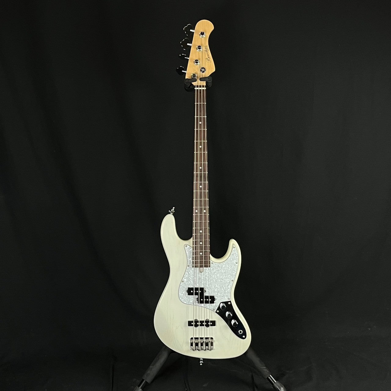 Bacchus YJM-600R-ASH Bass