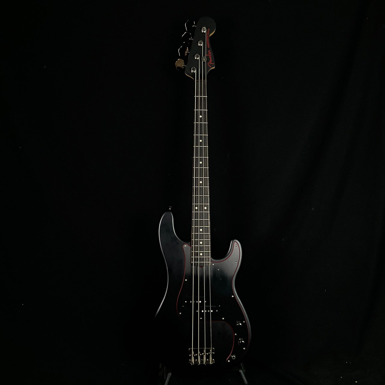 Fender Japan Limited Noir Precision Bass