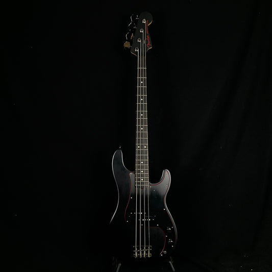 Fender Japan Limited Noir Precision Bass