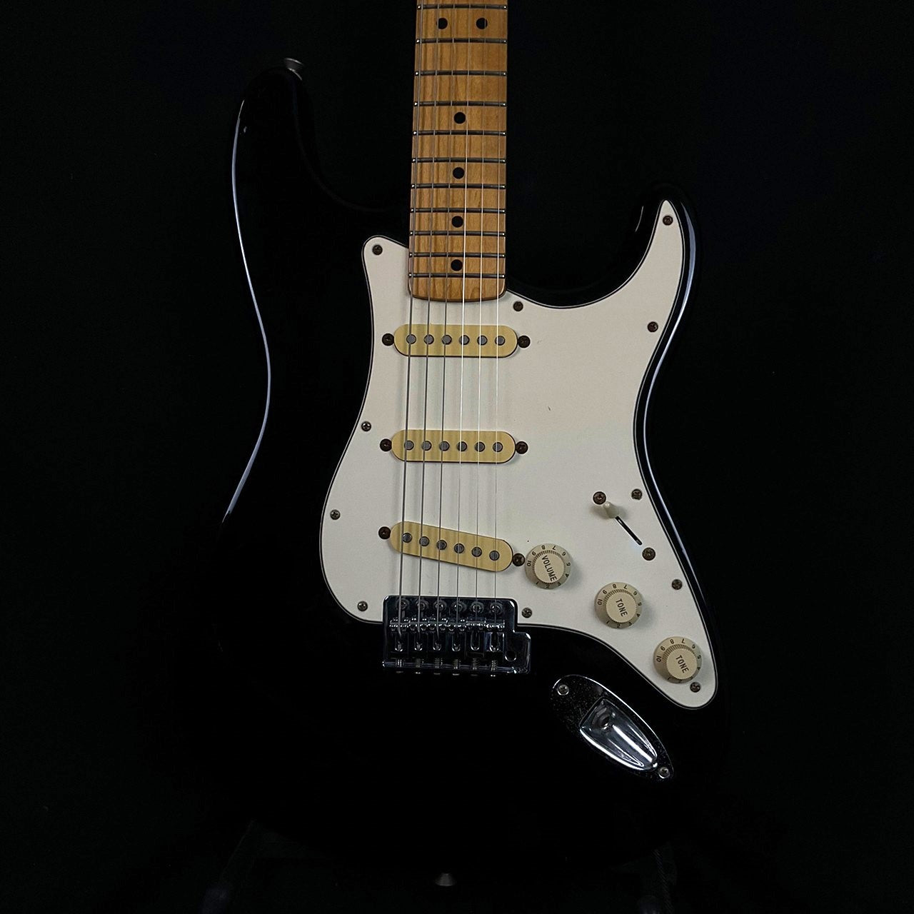 Fender Mexico Stratocaster Black MN | UNISOUND BANGKOK  エレキギター、中古ギター、中古ベース、サイアム スクエア