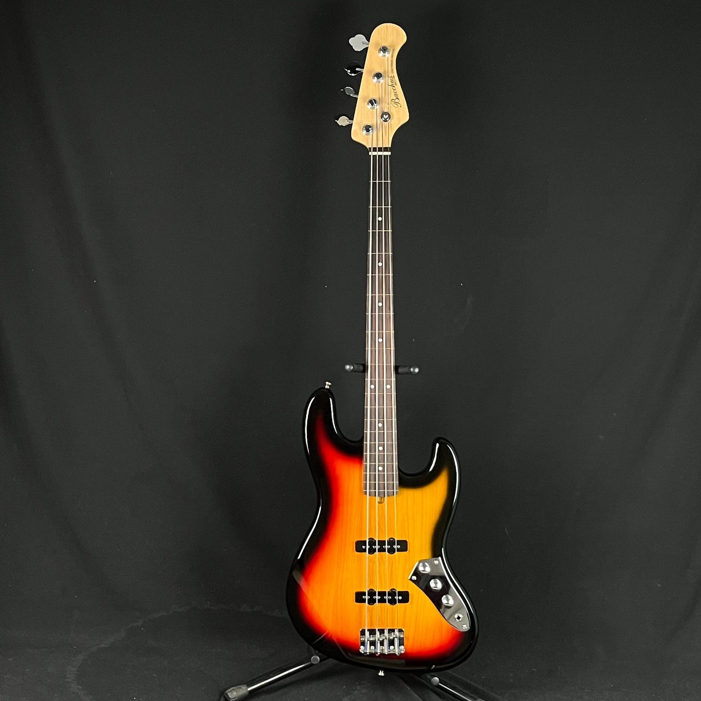 Bacchus BJB-1R Jazz Bass Fretless