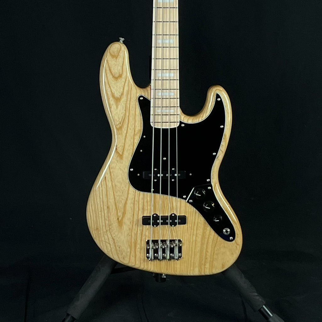 Fender Japan Traditional II 70s Jazz Bass 2023