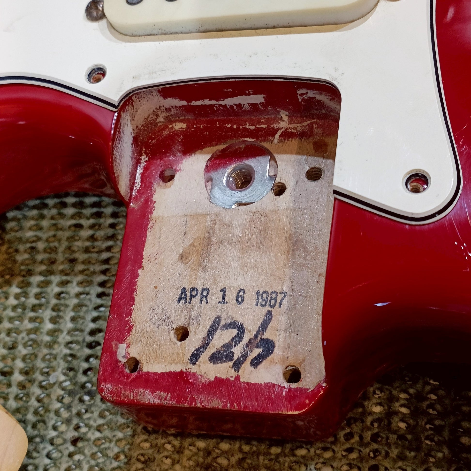Fender American Standard Stratocaster 1987 ** Neck&Body Crack **