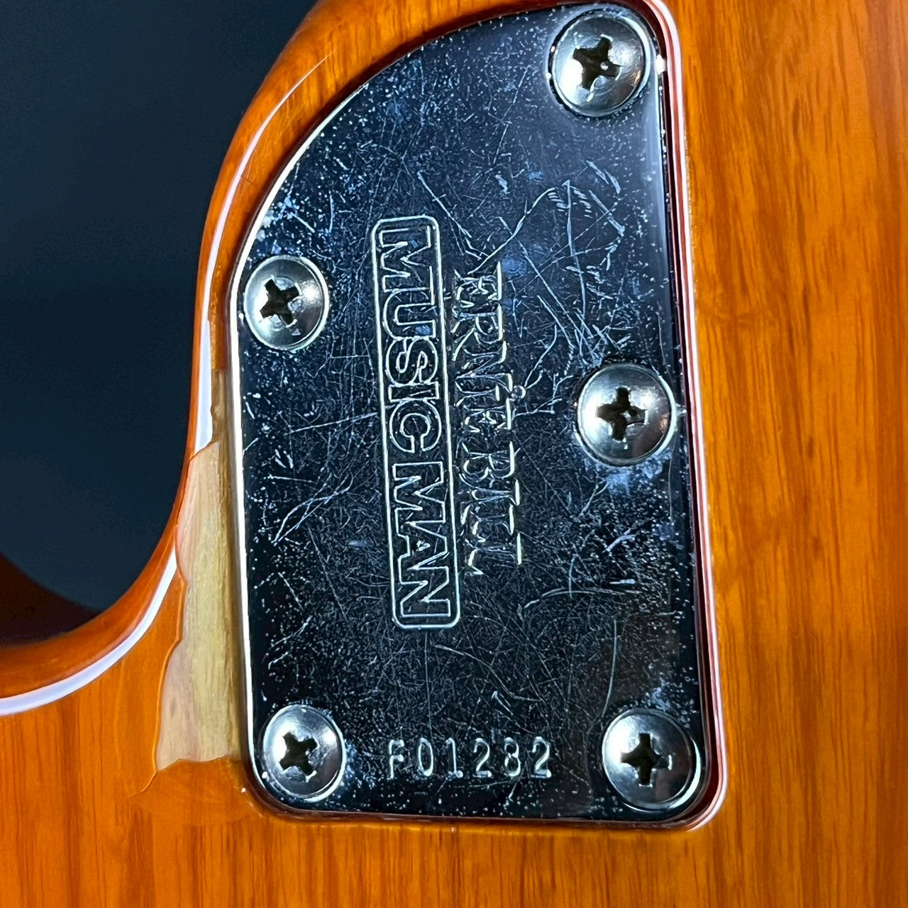 MUSIC MAN USA Sterling bass ( Trussrod Not working )