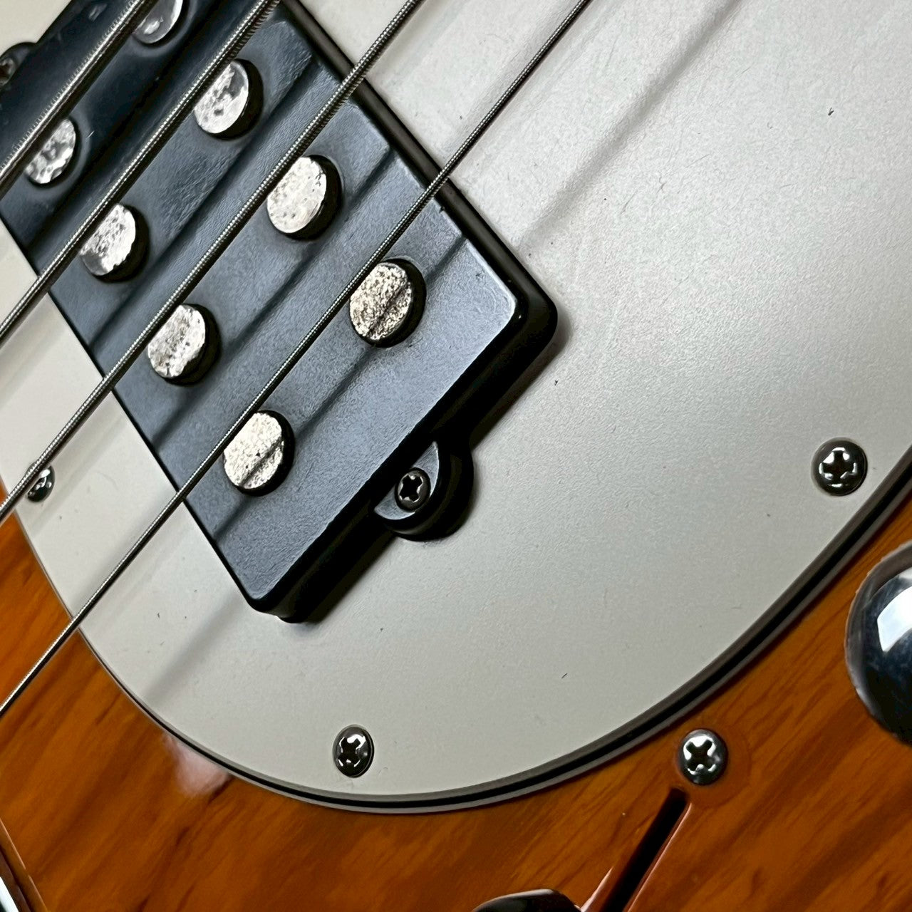 MUSIC MAN USA Sterling bass ( Trussrod Not working )