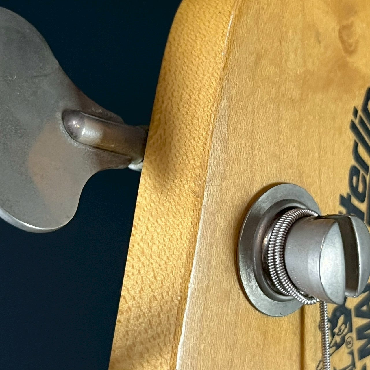 MUSIC MAN USA Sterling bass ( Trussrod Not working )
