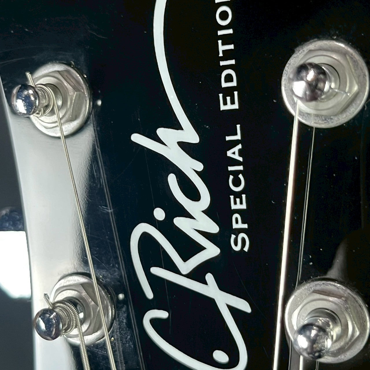 B.C. Rich Mockingbird Evil Edge