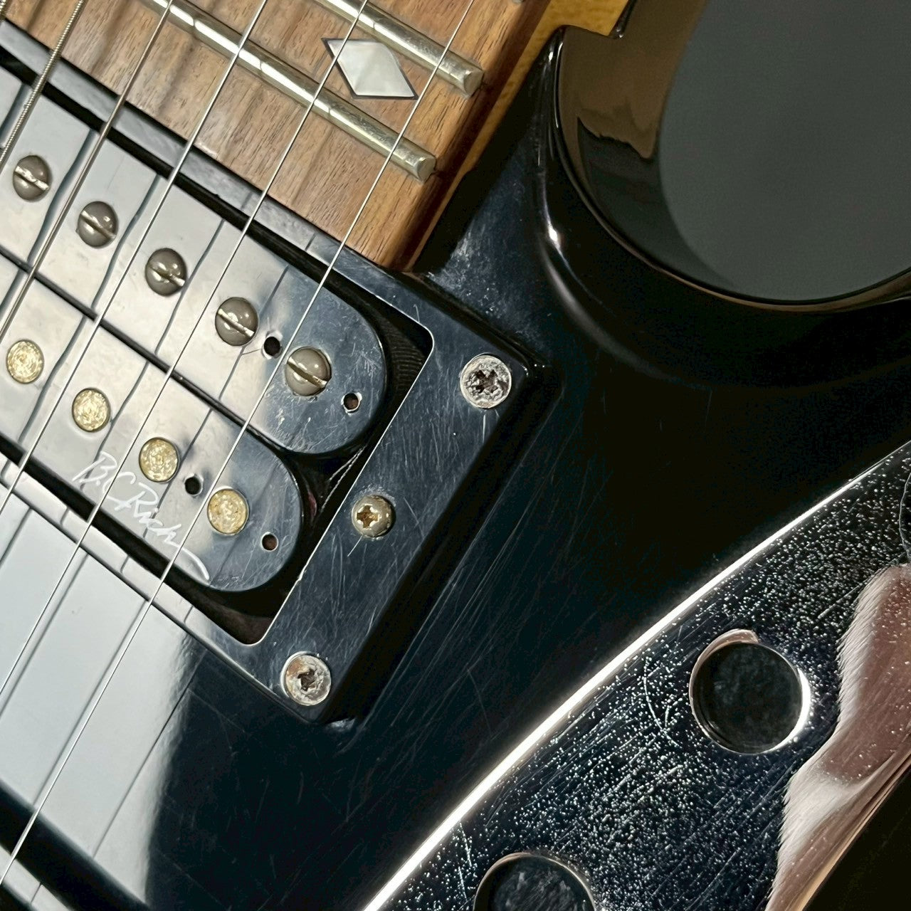 B.C. Rich Mockingbird Evil Edge