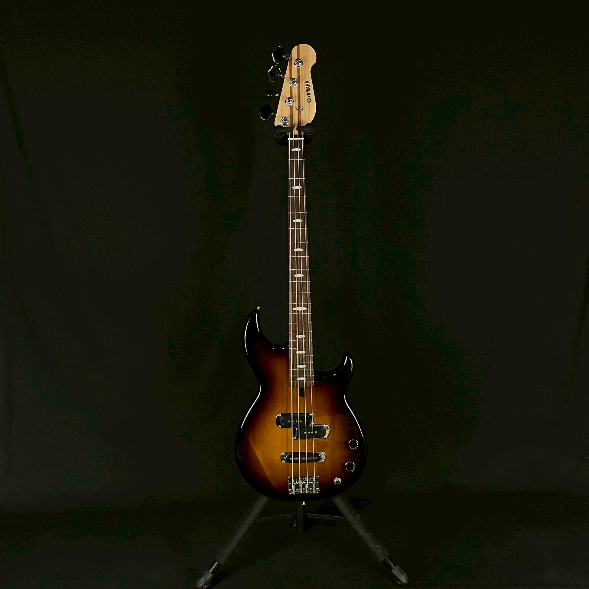 YAMAHA BB424 Bass