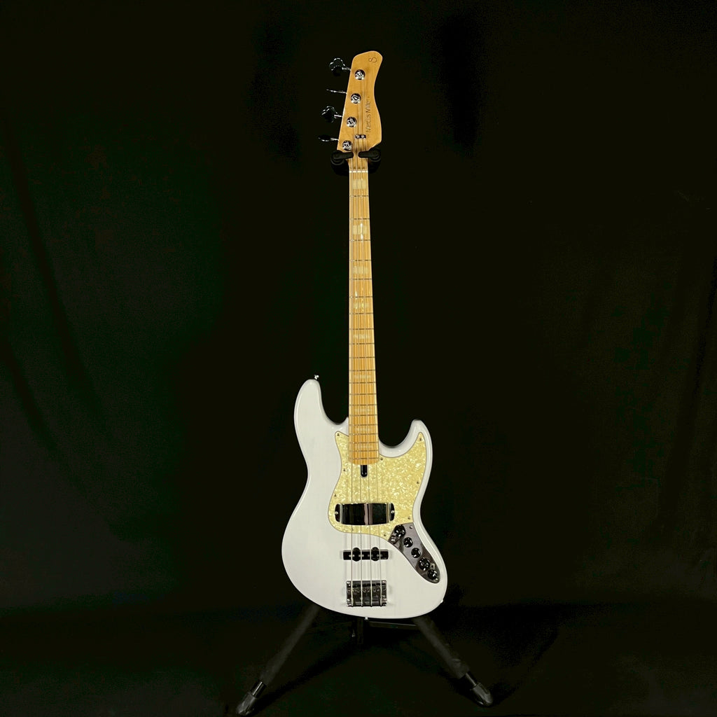 Marcus Miller V7