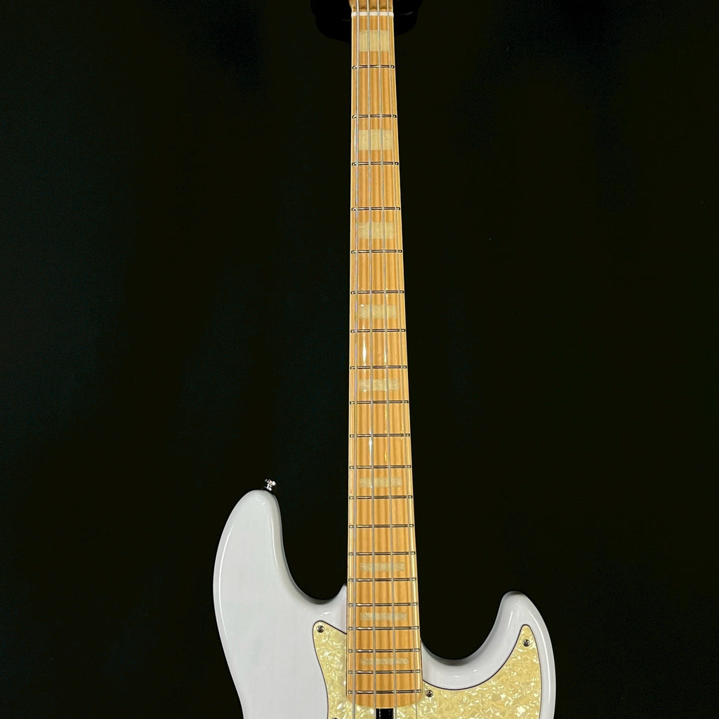 Marcus Miller V7