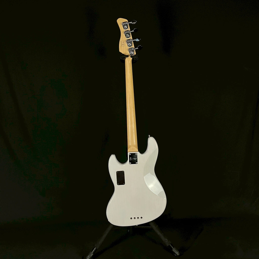 Marcus Miller V7