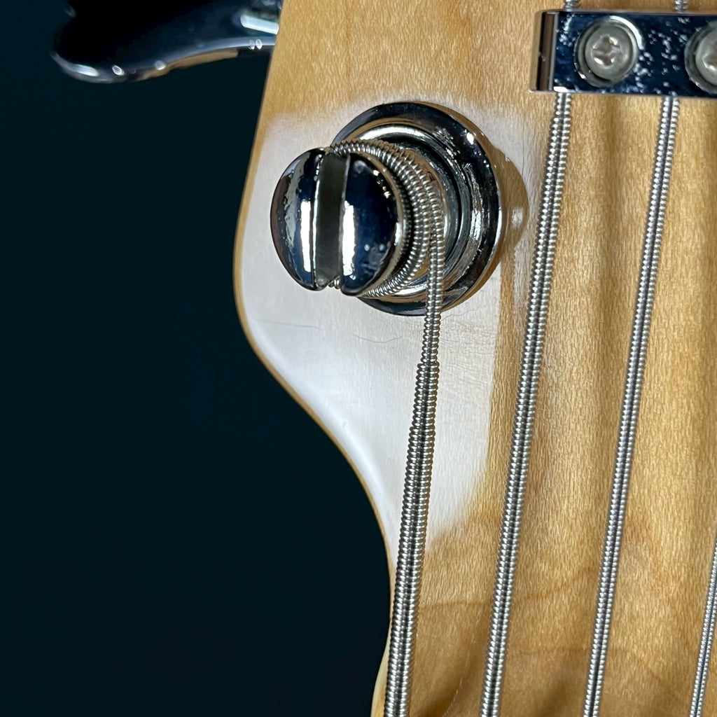 Marcus Miller V7