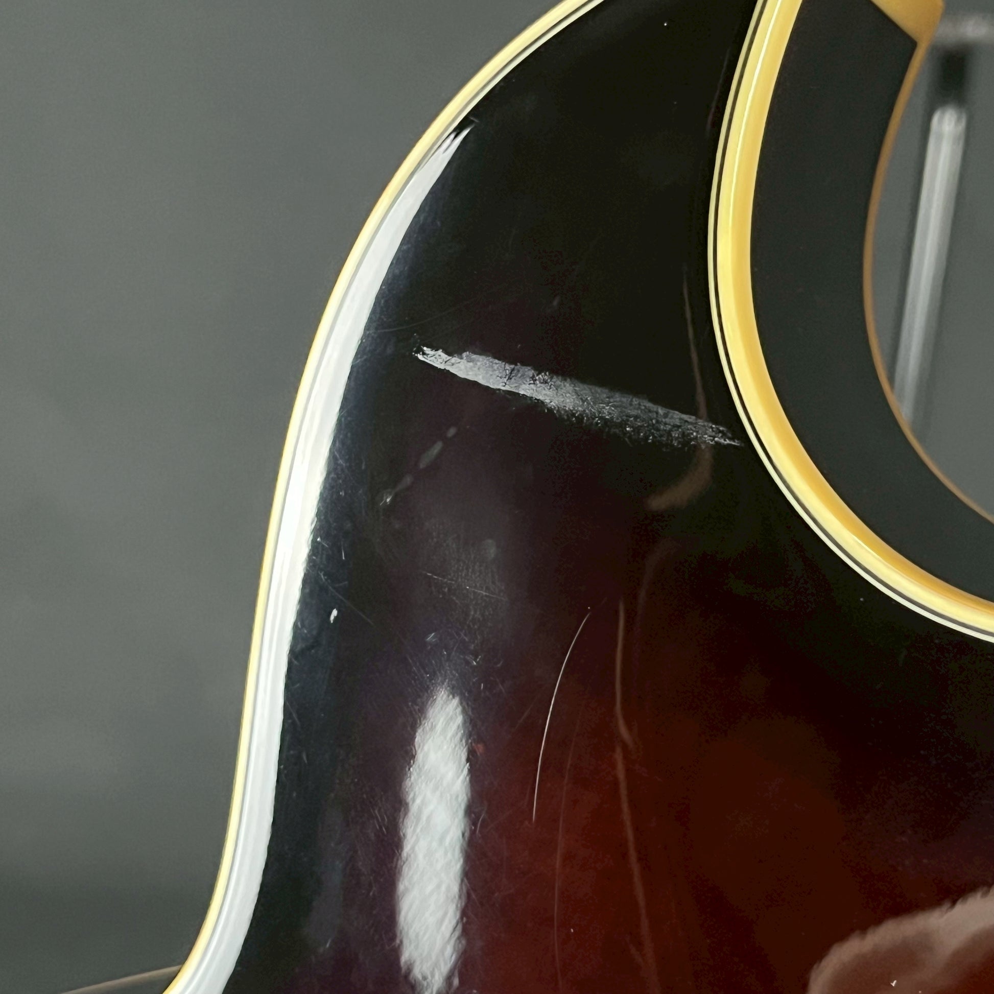 Ibanez AK81-VB