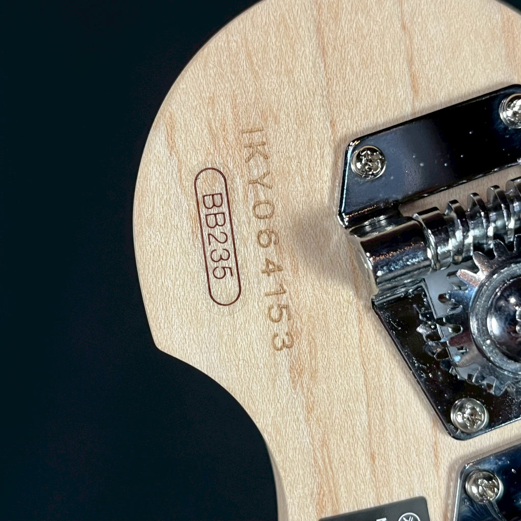 YAMAHA BB235 Bass