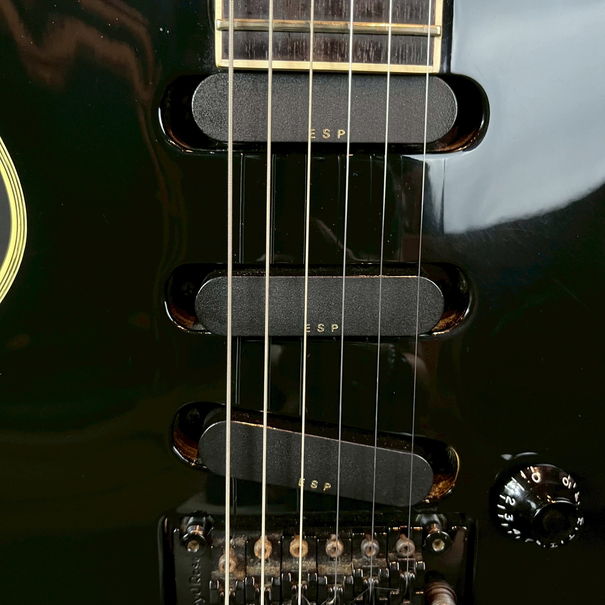Edward Sugizo E-CL-90