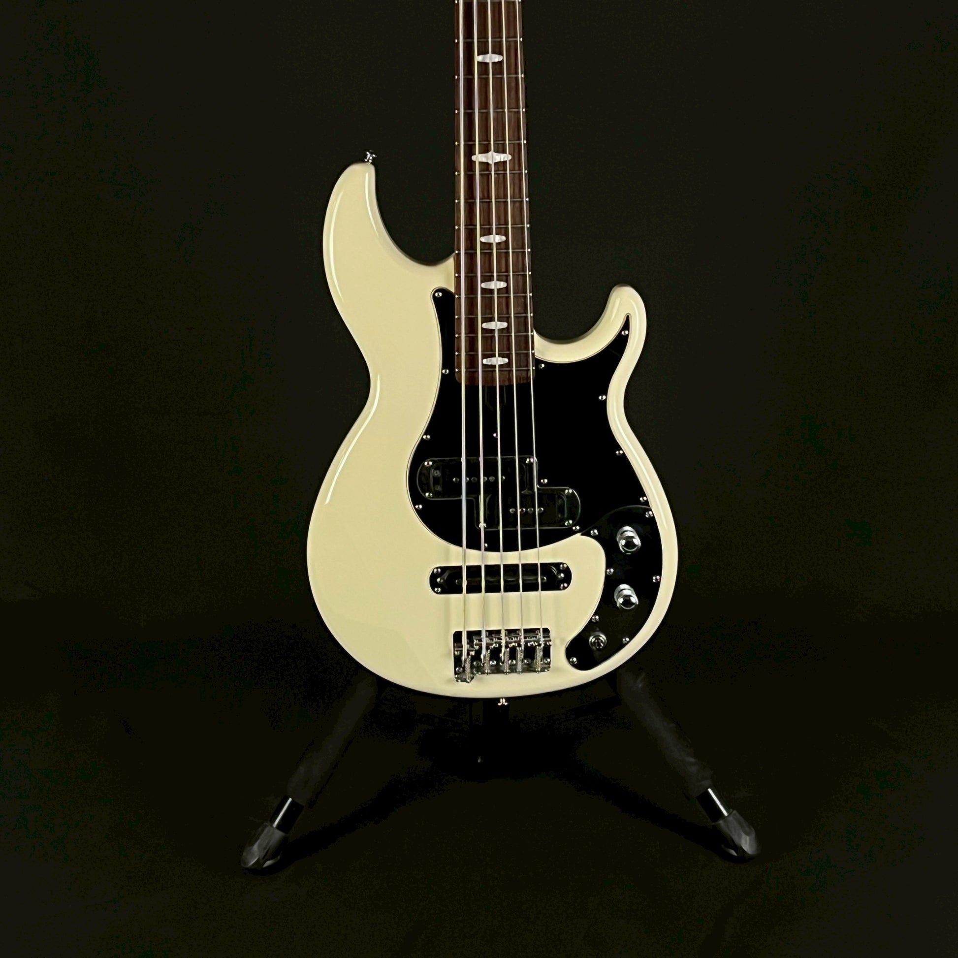 YAMAHA BB425X Bass