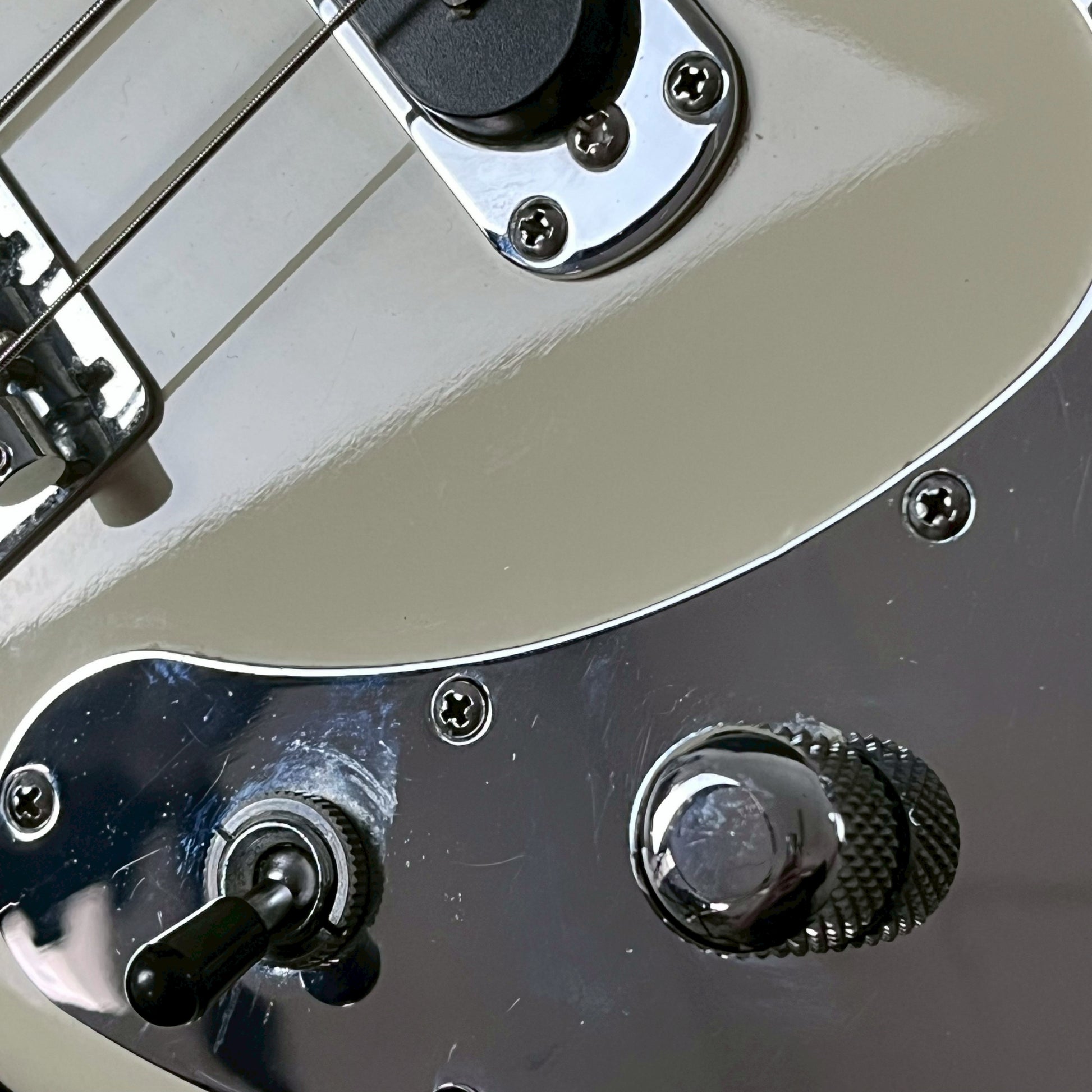 YAMAHA BB425X Bass