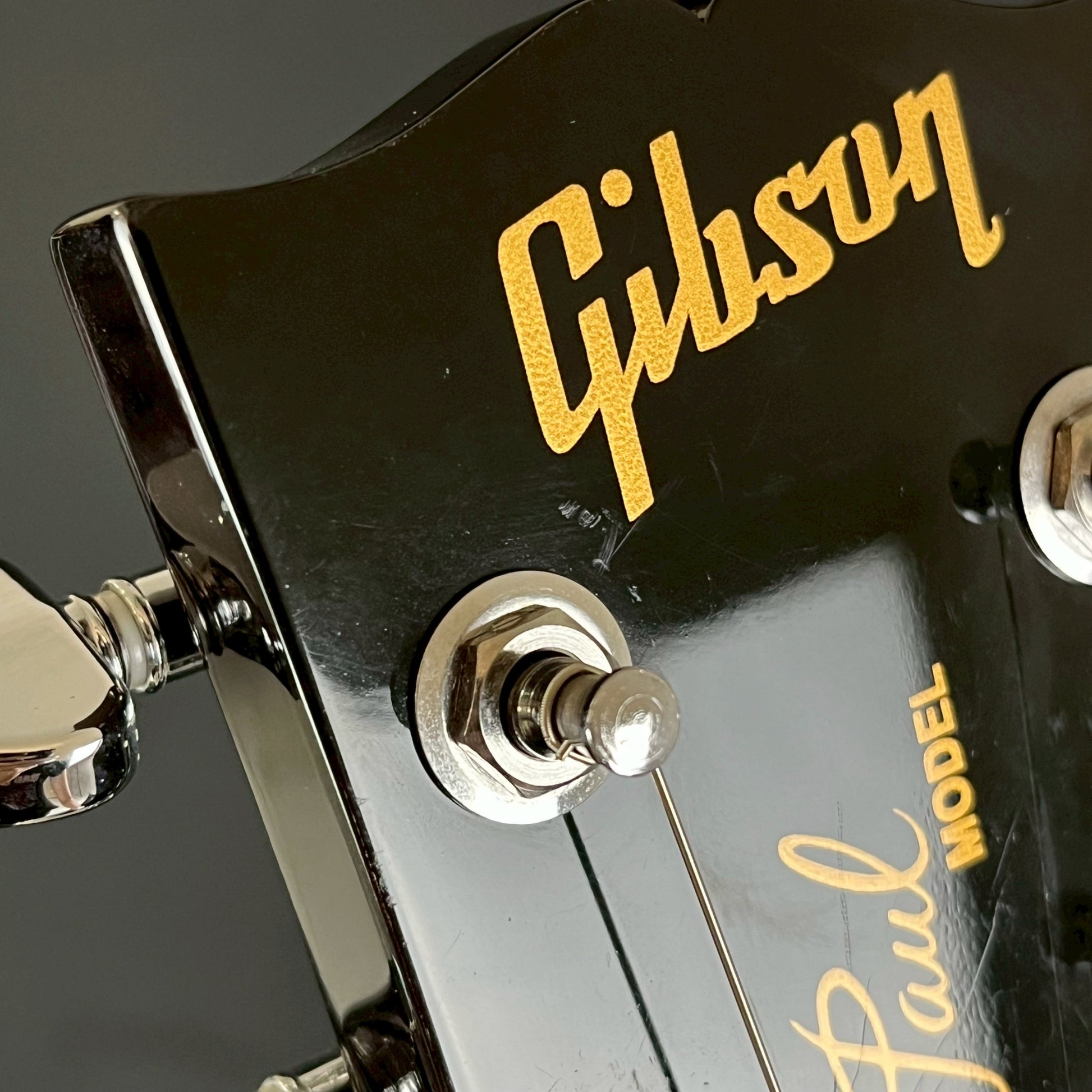 Gibson Les Paul Studio 2018 **คอร้าว**