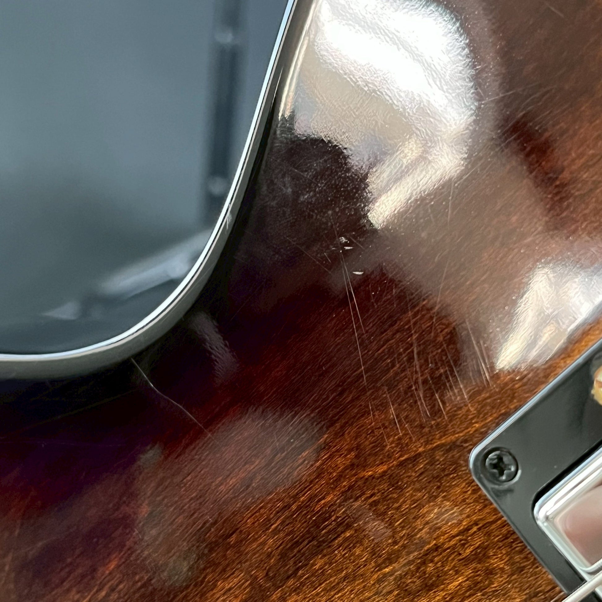 Gibson Les Paul Studio 2018 **คอร้าว**